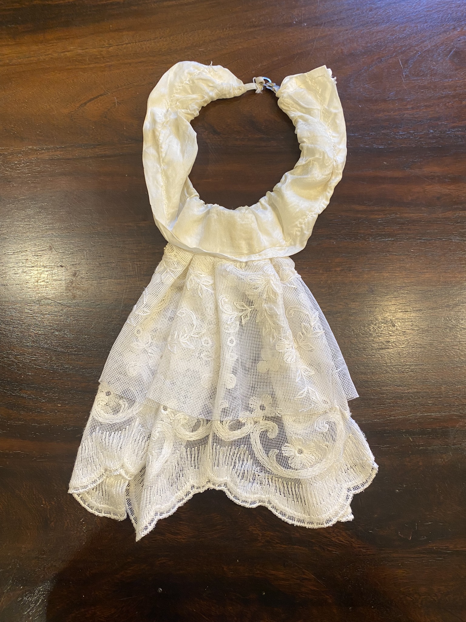 KV46 Spitzenkrawatte edwardian