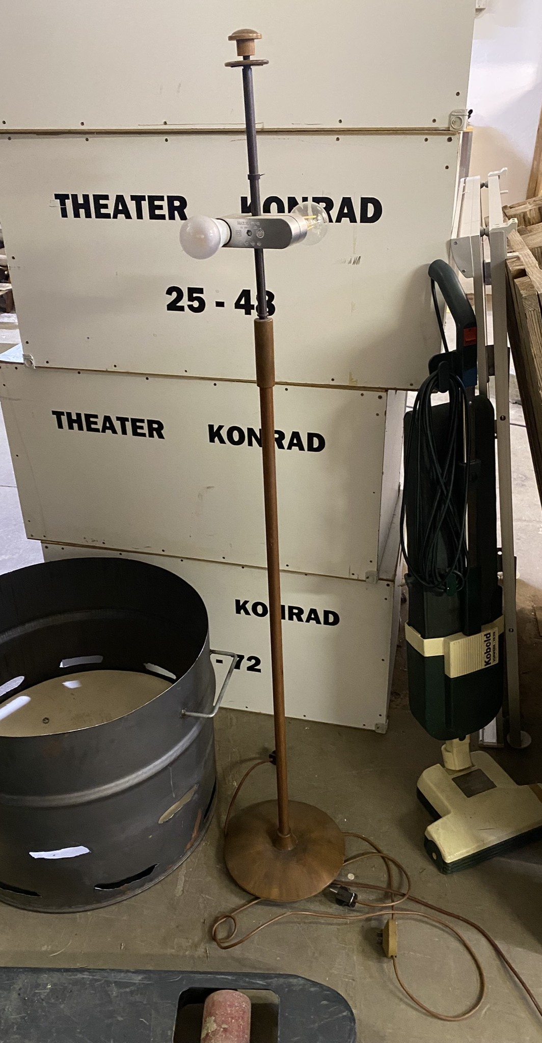 R03-003 Stehlampen-Stiel