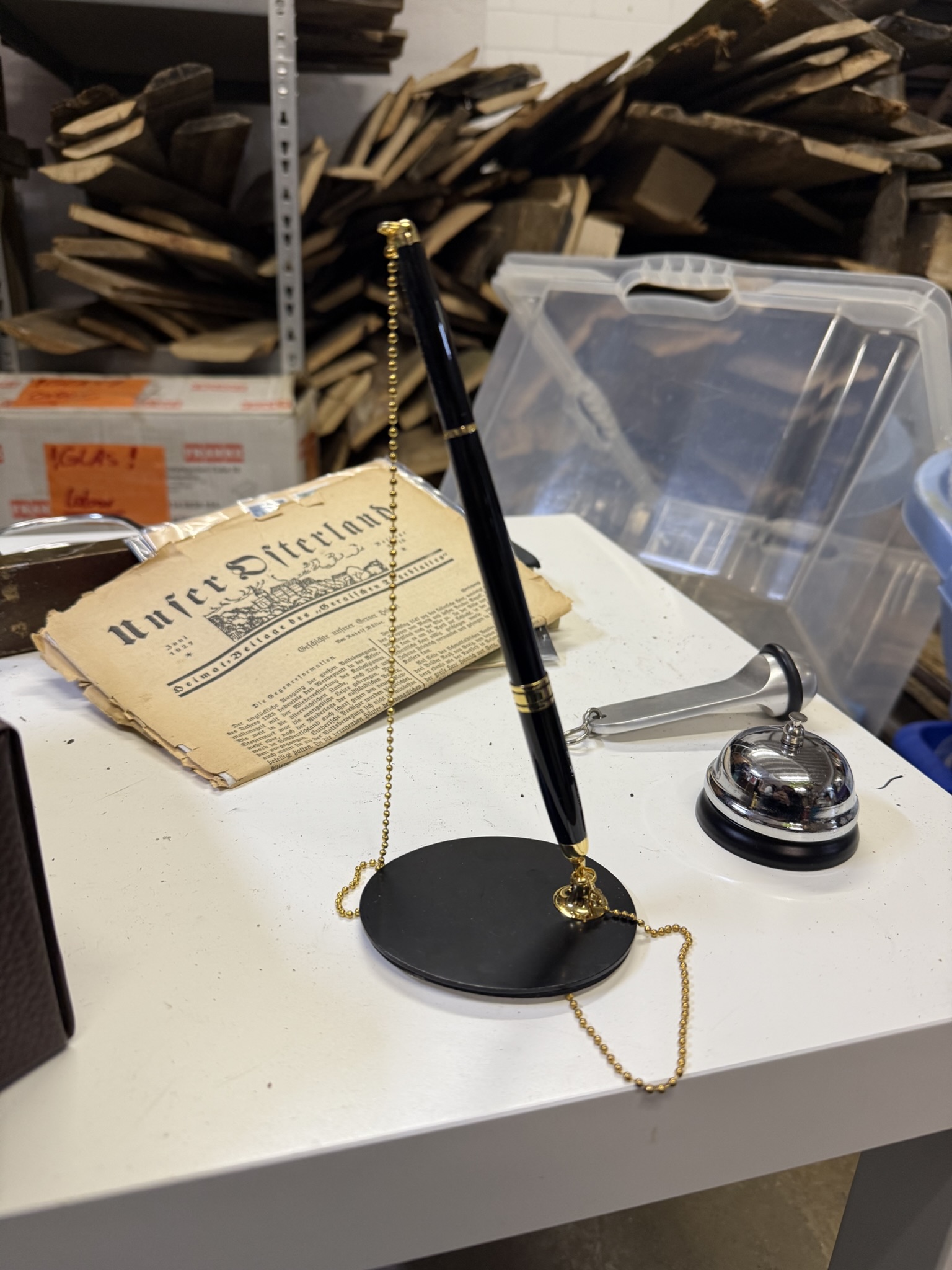 A12-026 Kugelschreiber mit Ständer