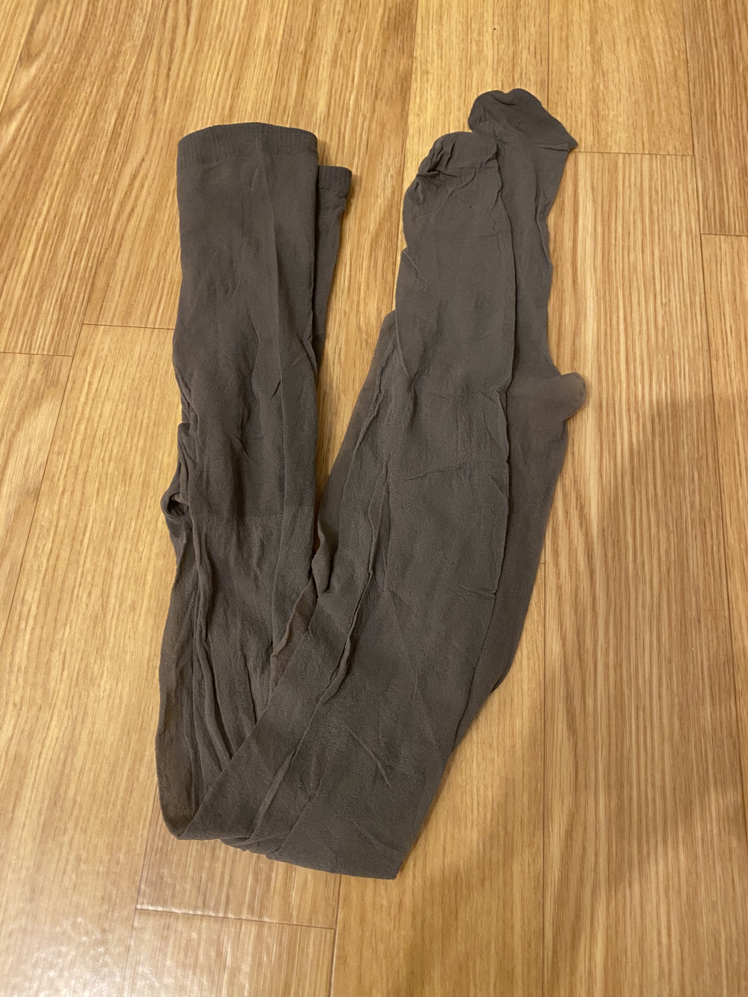 ST28 Feinstrumpfhose mit Punkt-Linien