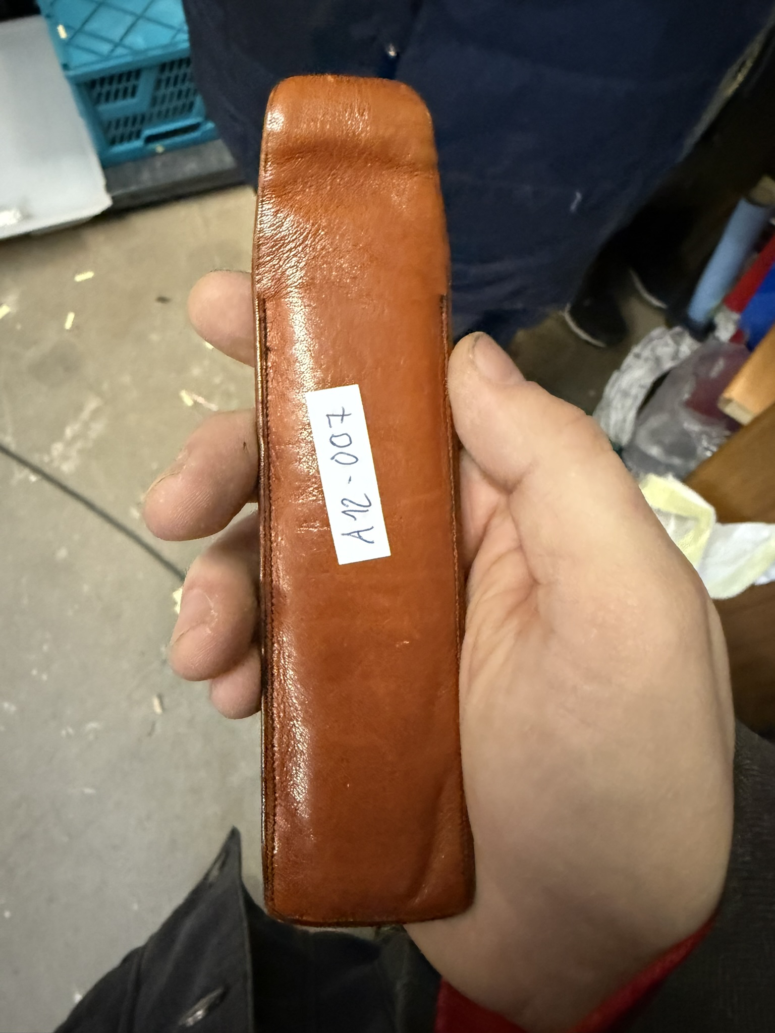 A12-007 Kamm in Hülle