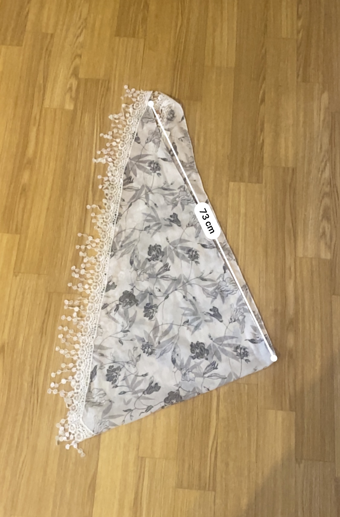 TU51 Dreieckstuch mit Fransen