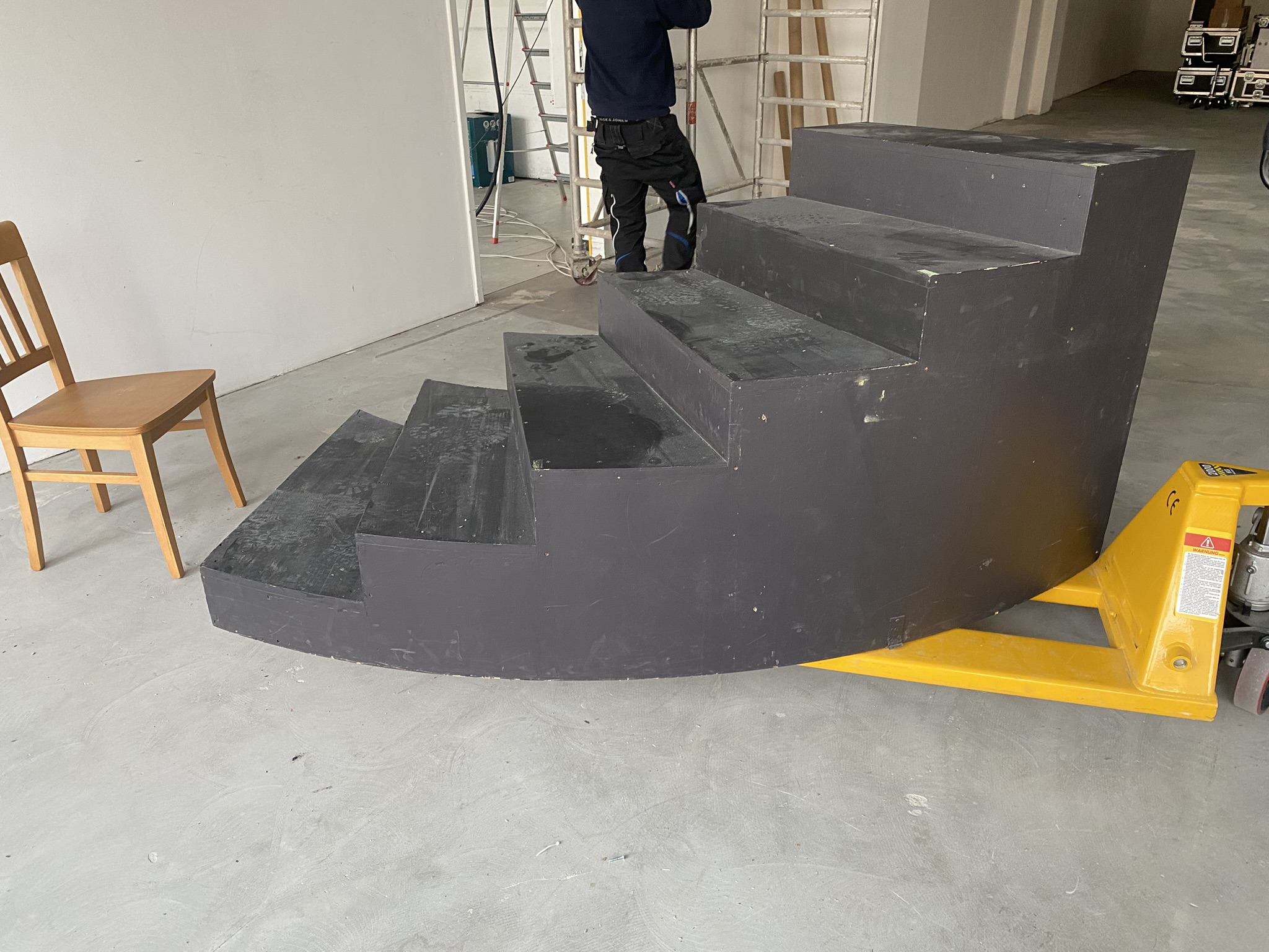 EX01-018 Treppe groß