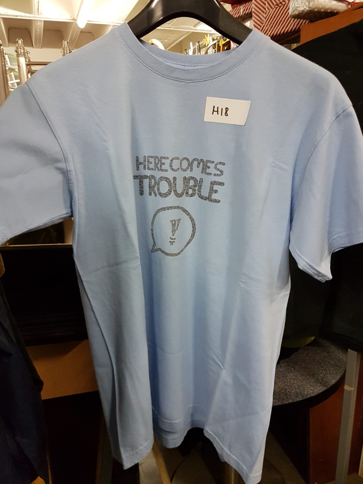 HB2 T-Shirt "Here comes trouble"