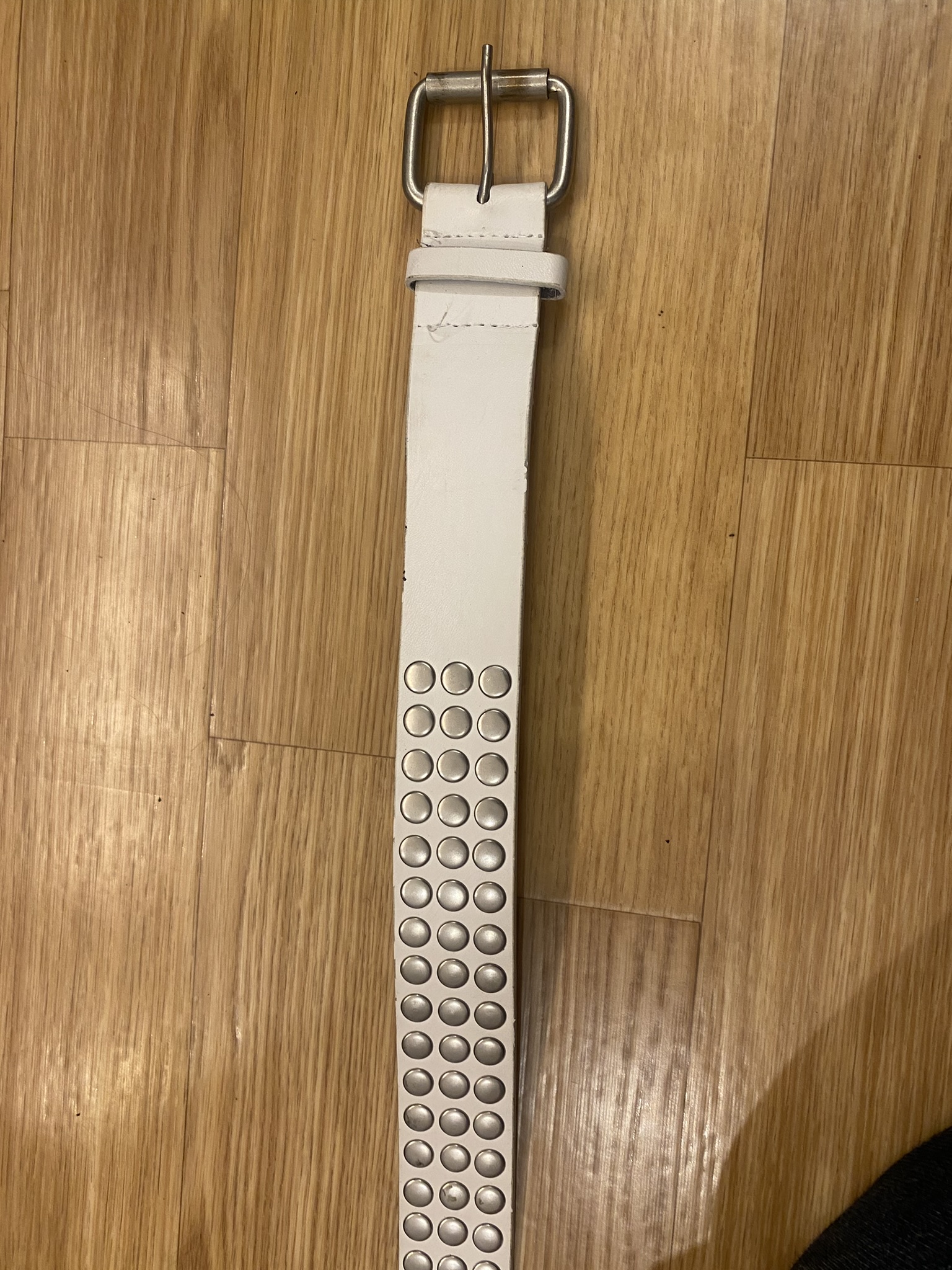 G37 Gürtel mit Nieten