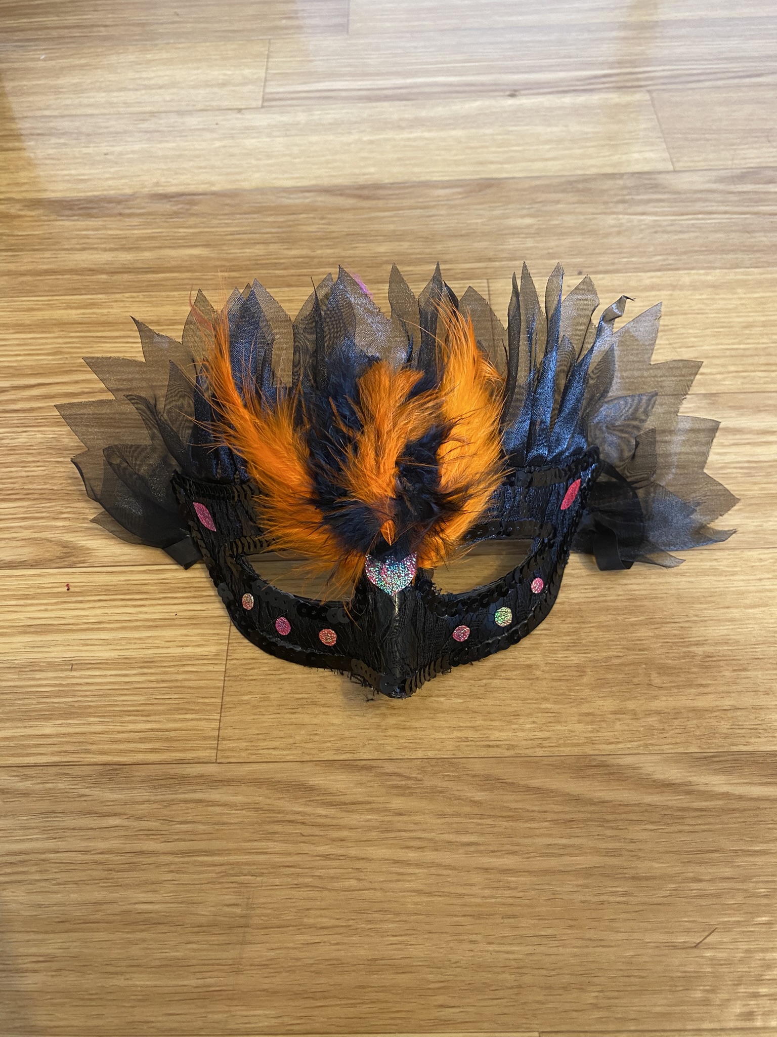 MA19 Augenmaske mit Tüll und Federn