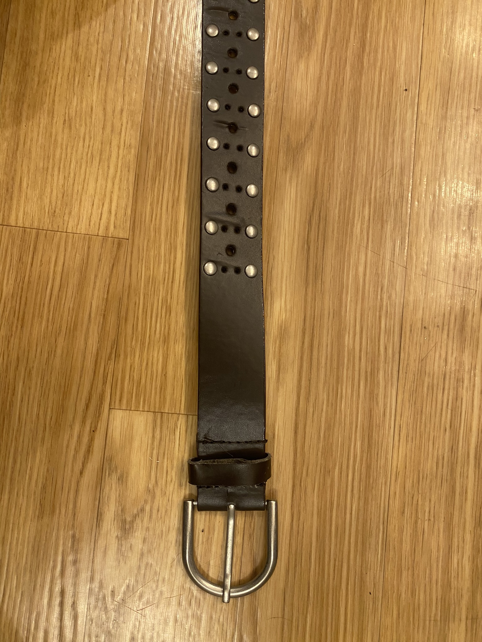 G3 Gürtel mit Nieten