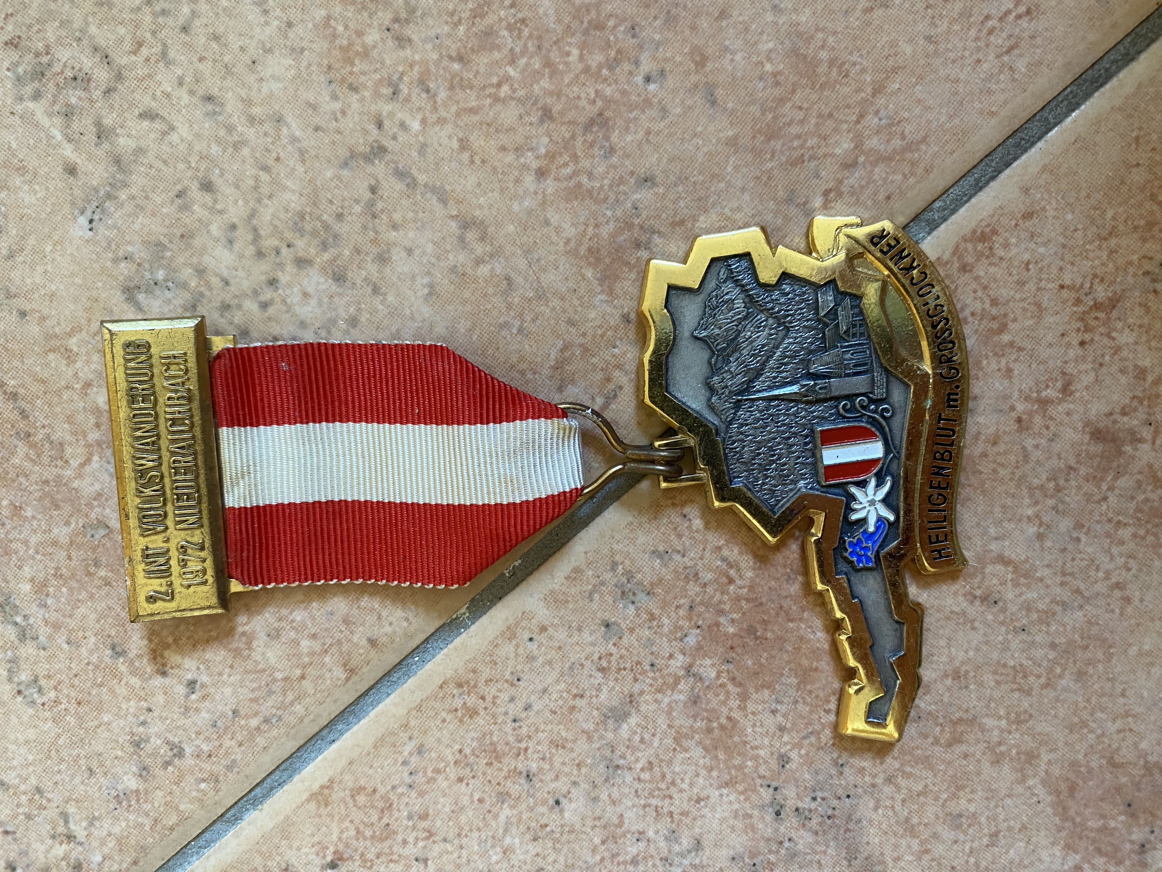 V01-052 Orden Wandertag