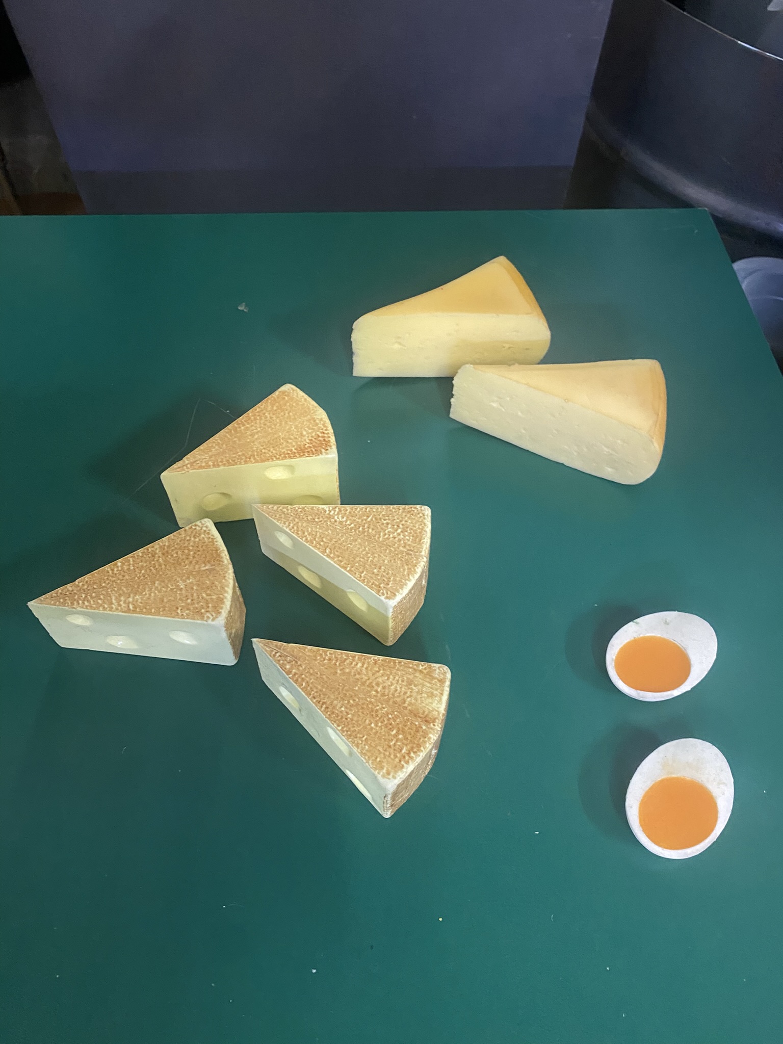 A14-001 Tierische Lebensmittel (Fleisch, Fisch, Käse, Eier)