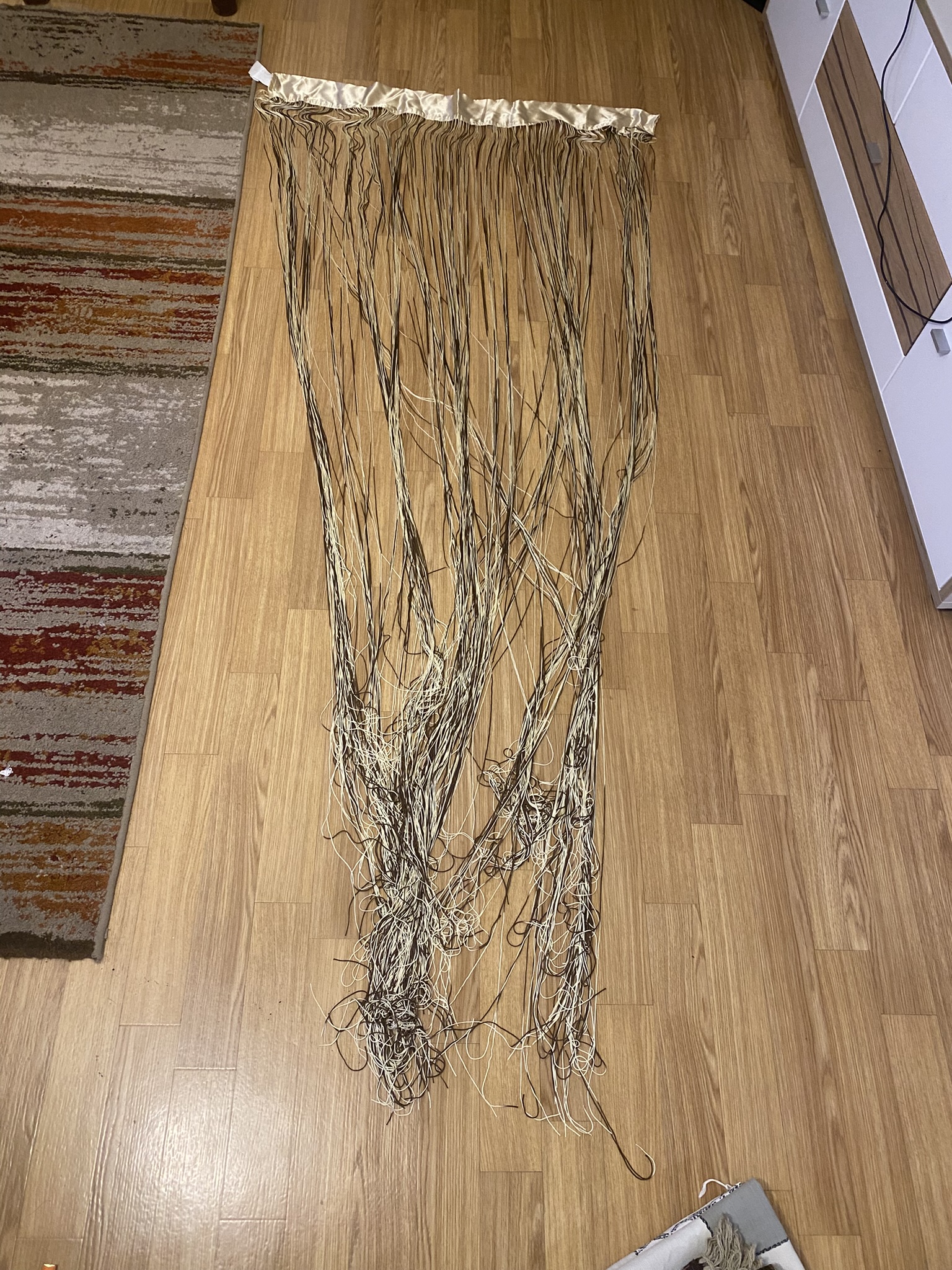 T04-014 Schnurvorhang