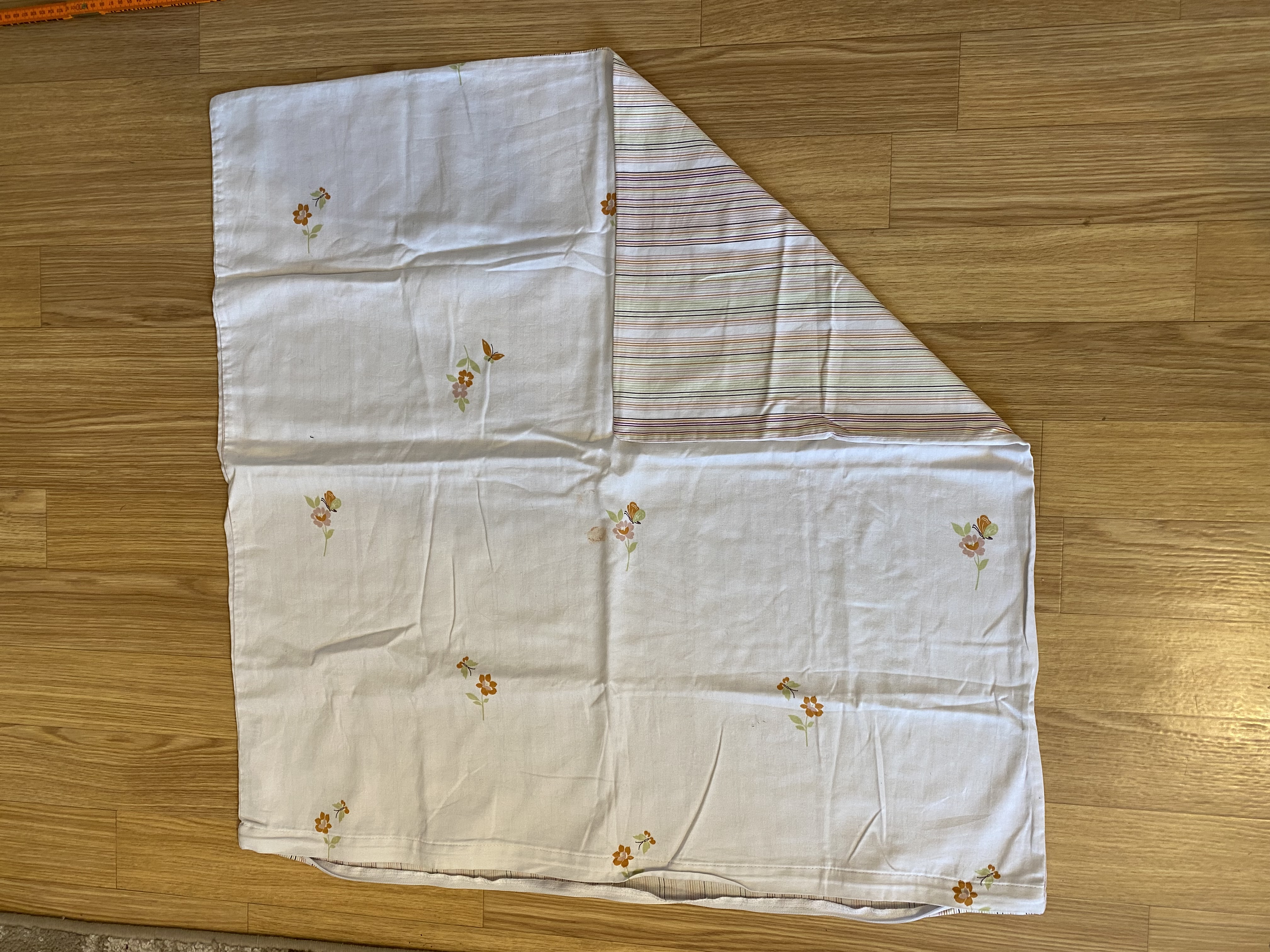 T07-002 Kissenbezug (Bett)