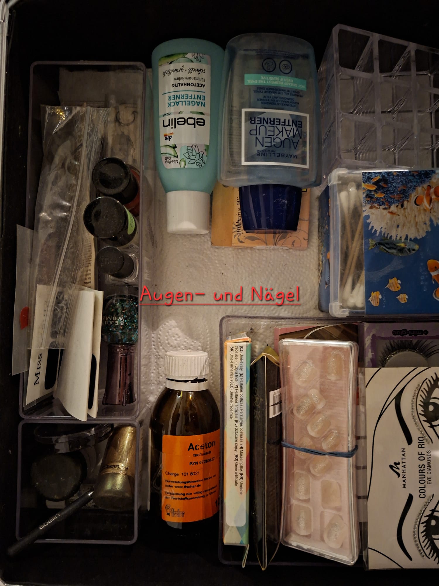 Inhalt Schminkkoffer und Haarkoffer