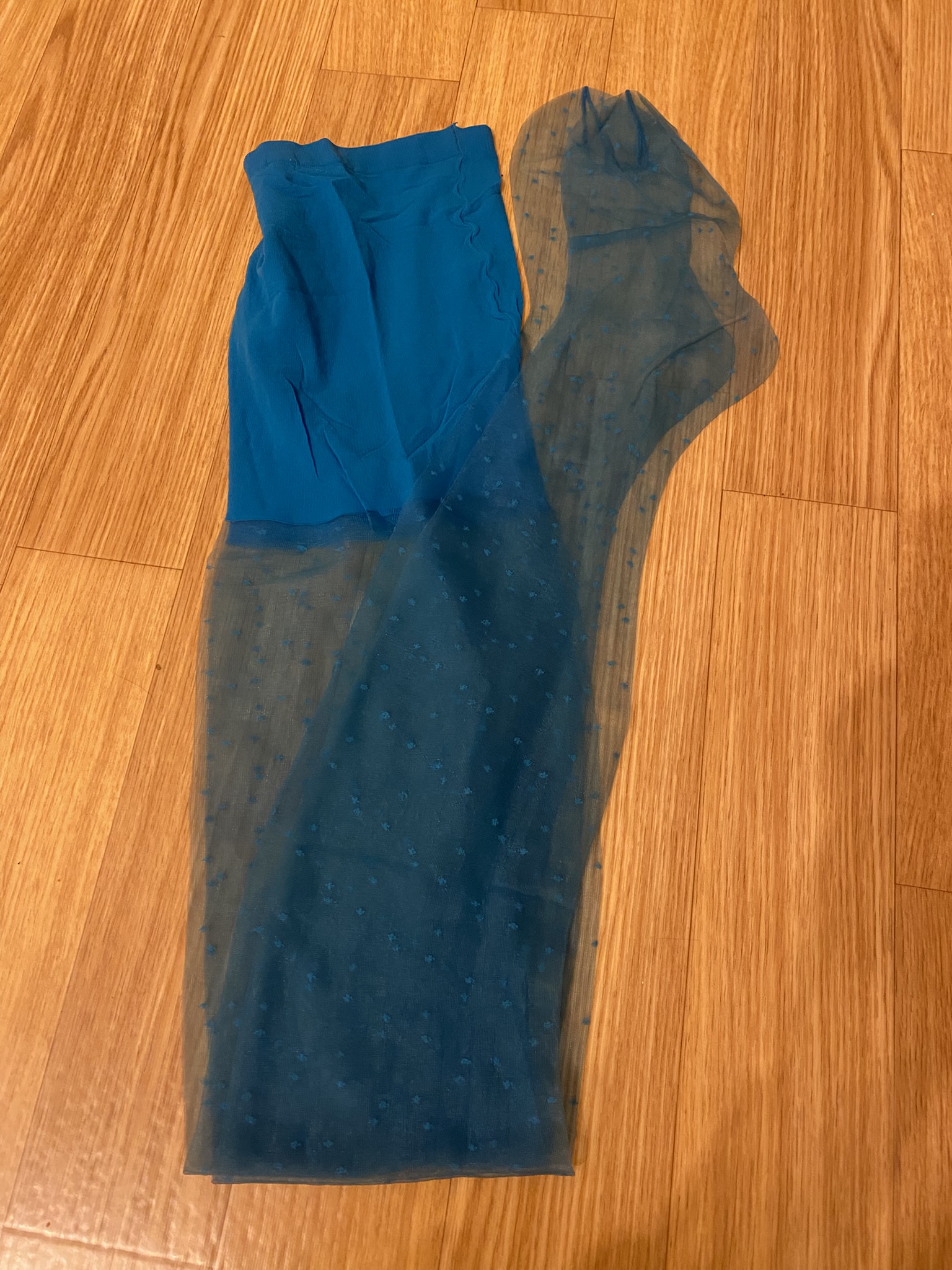 ST27 Feinstrumpfhose mit Punkten