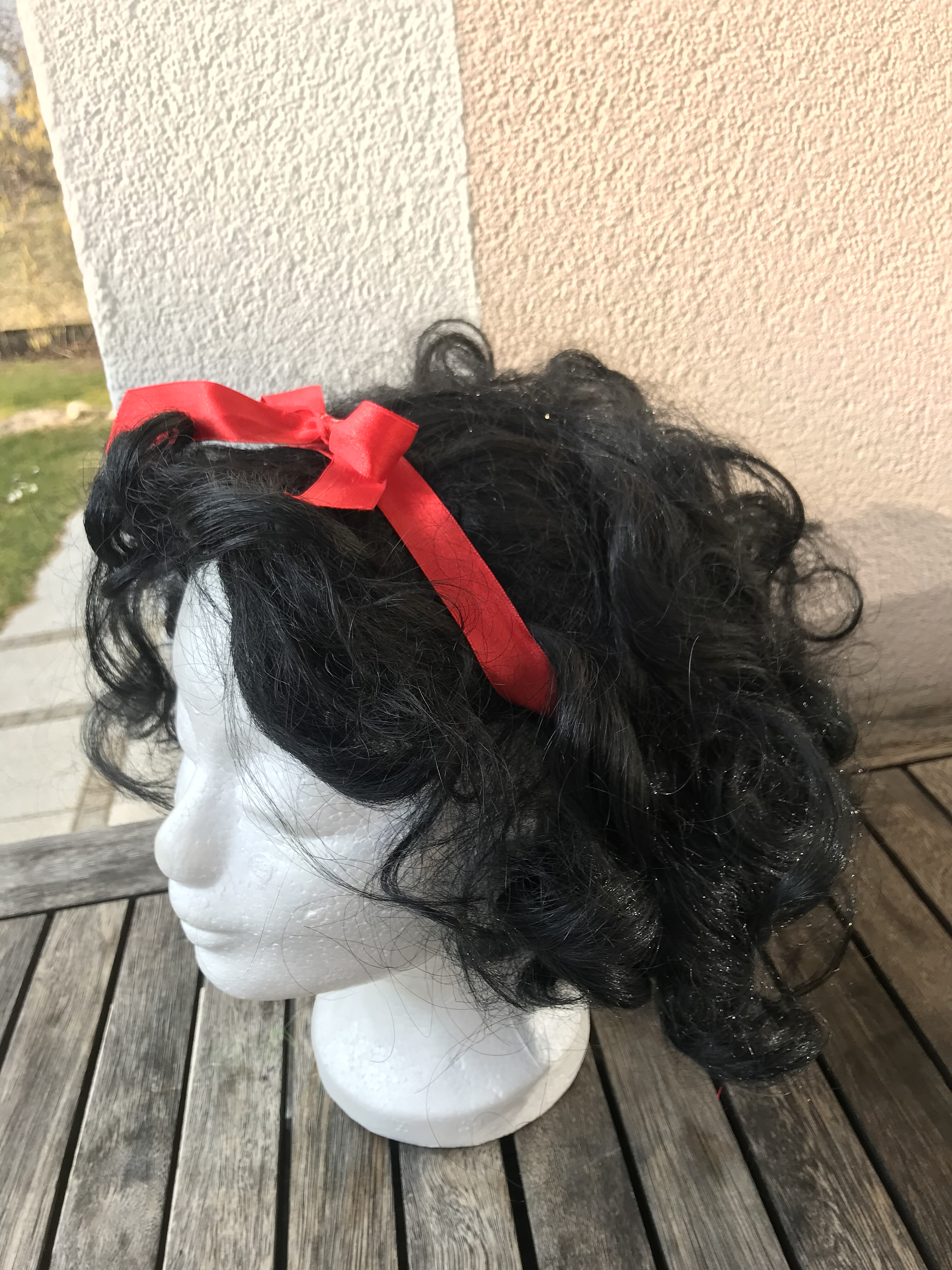 P48 Perücke Schneewittchen