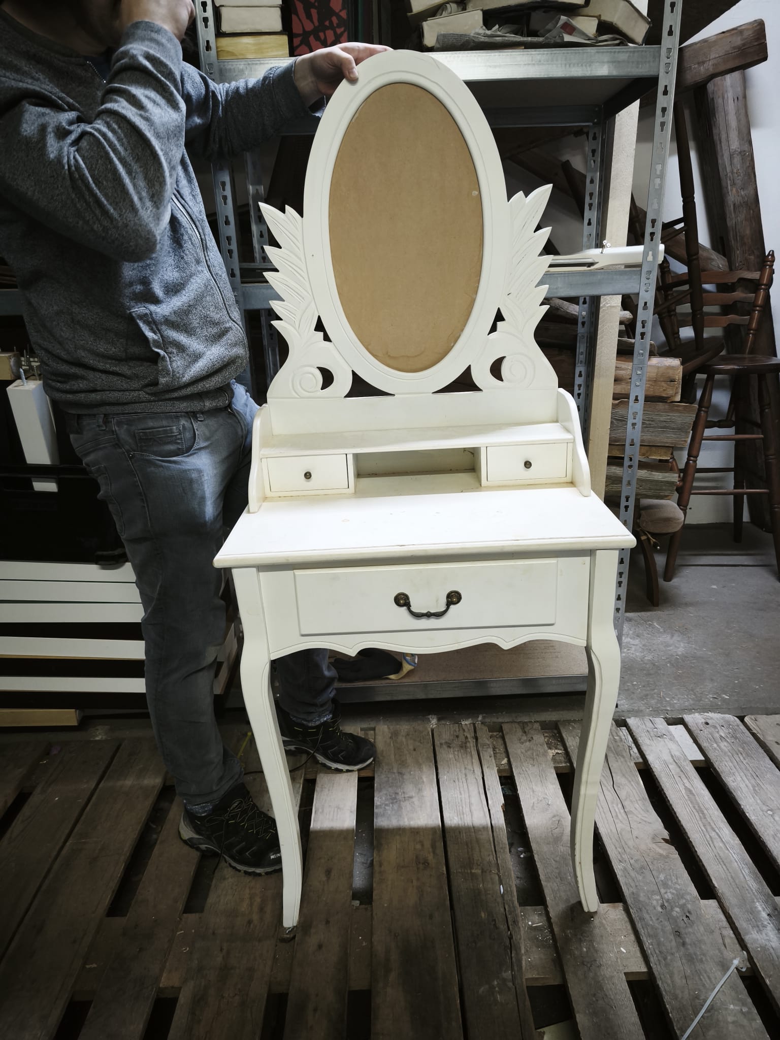 R01-022 Schminktisch