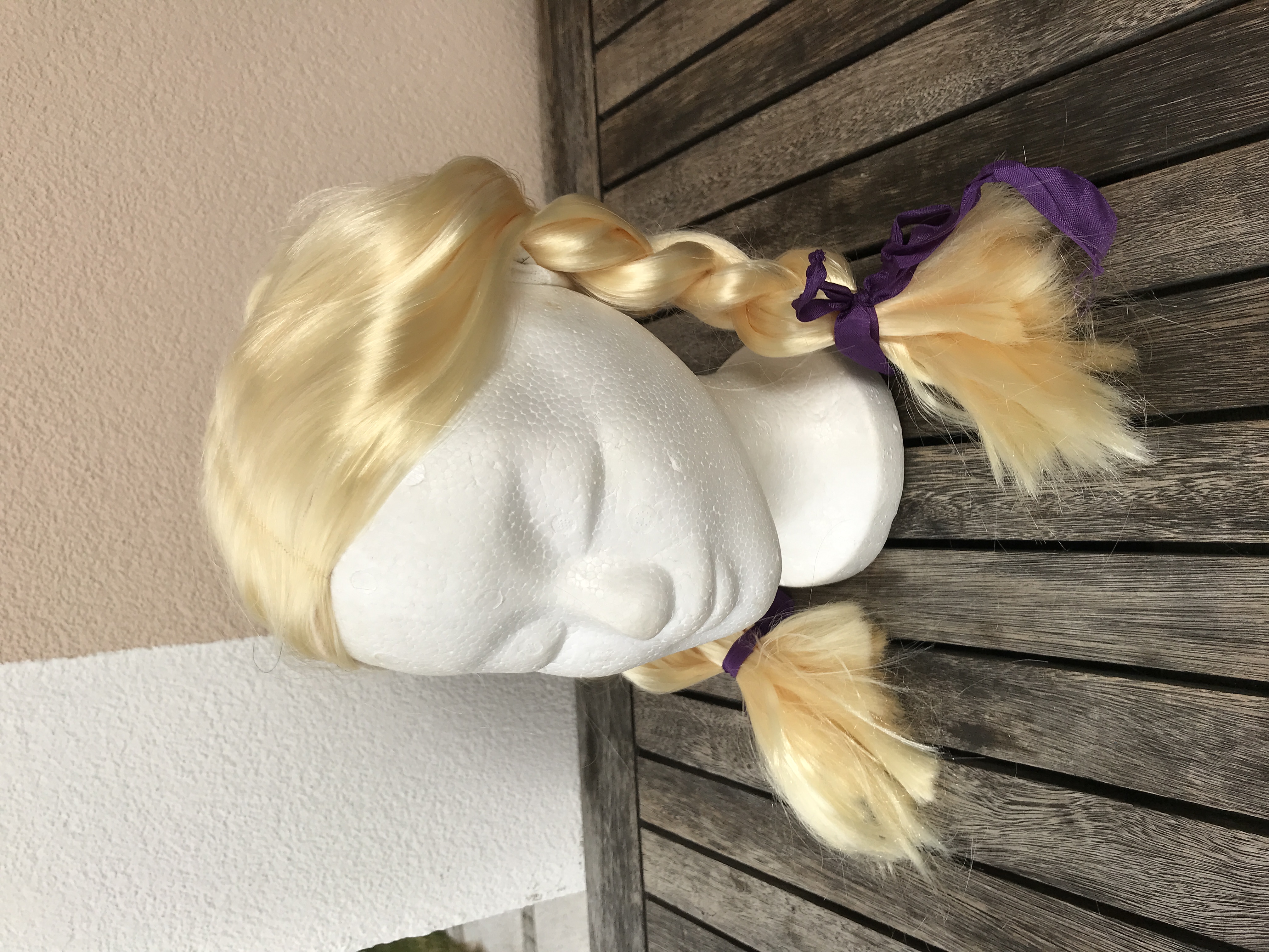 P38 Perücke mit Zöpfen