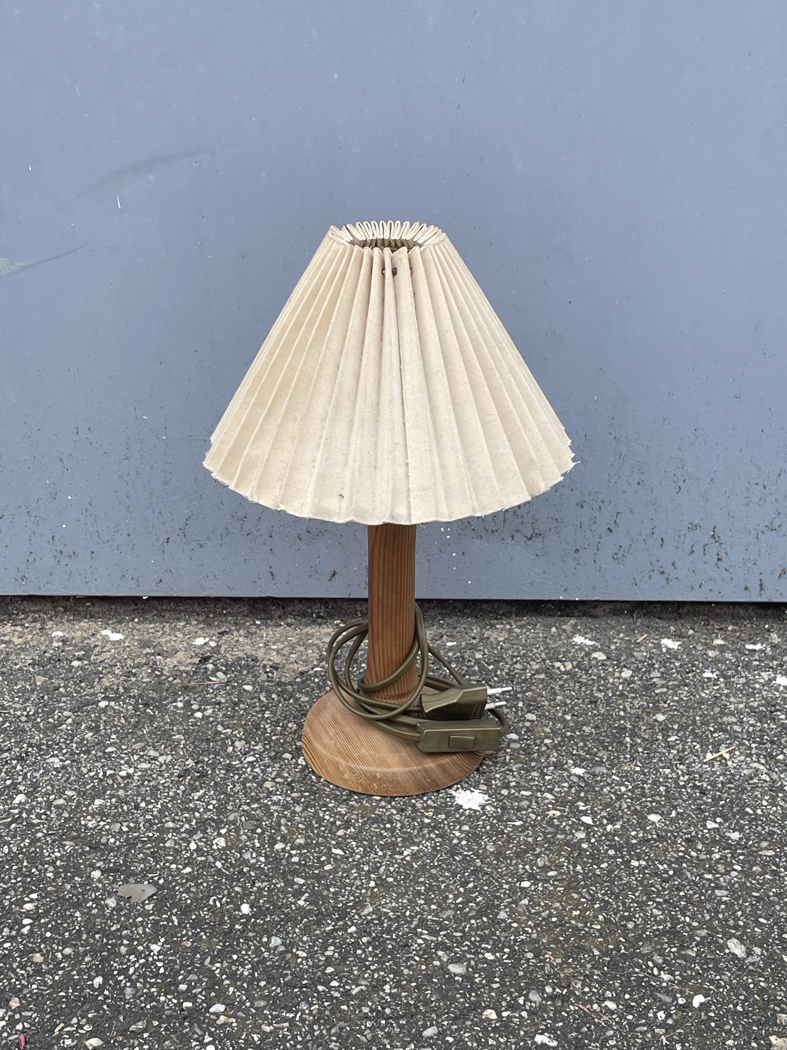 M01-008 Holz-Nachttischlampe