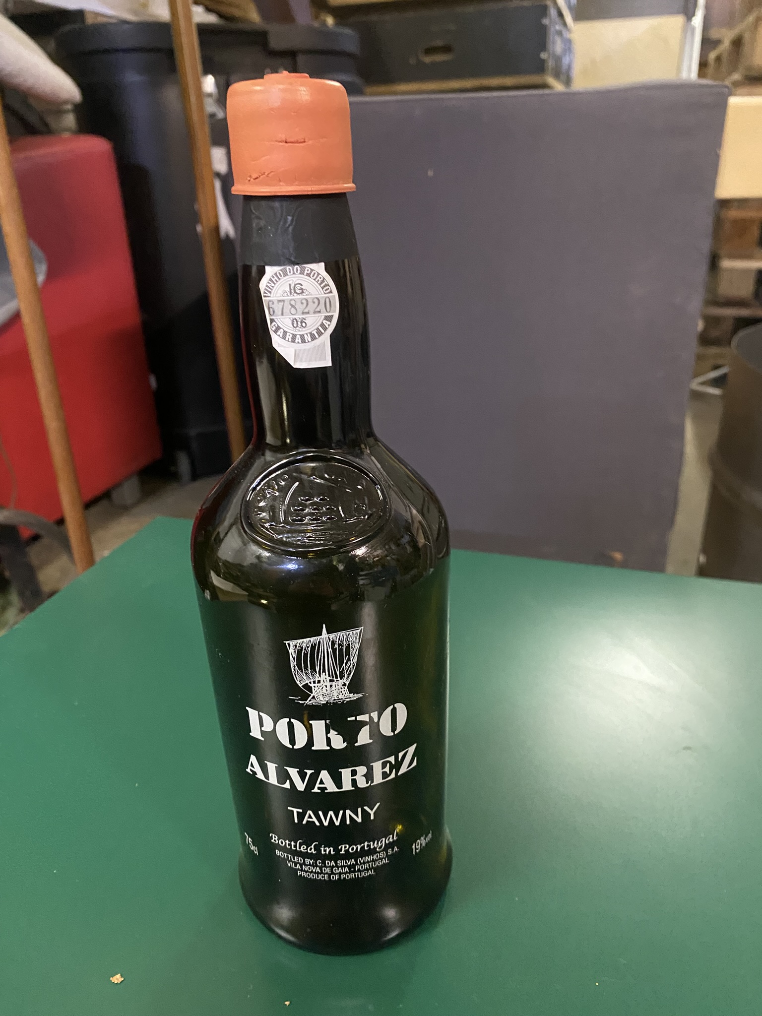 A03-017 Portwein-Flasche