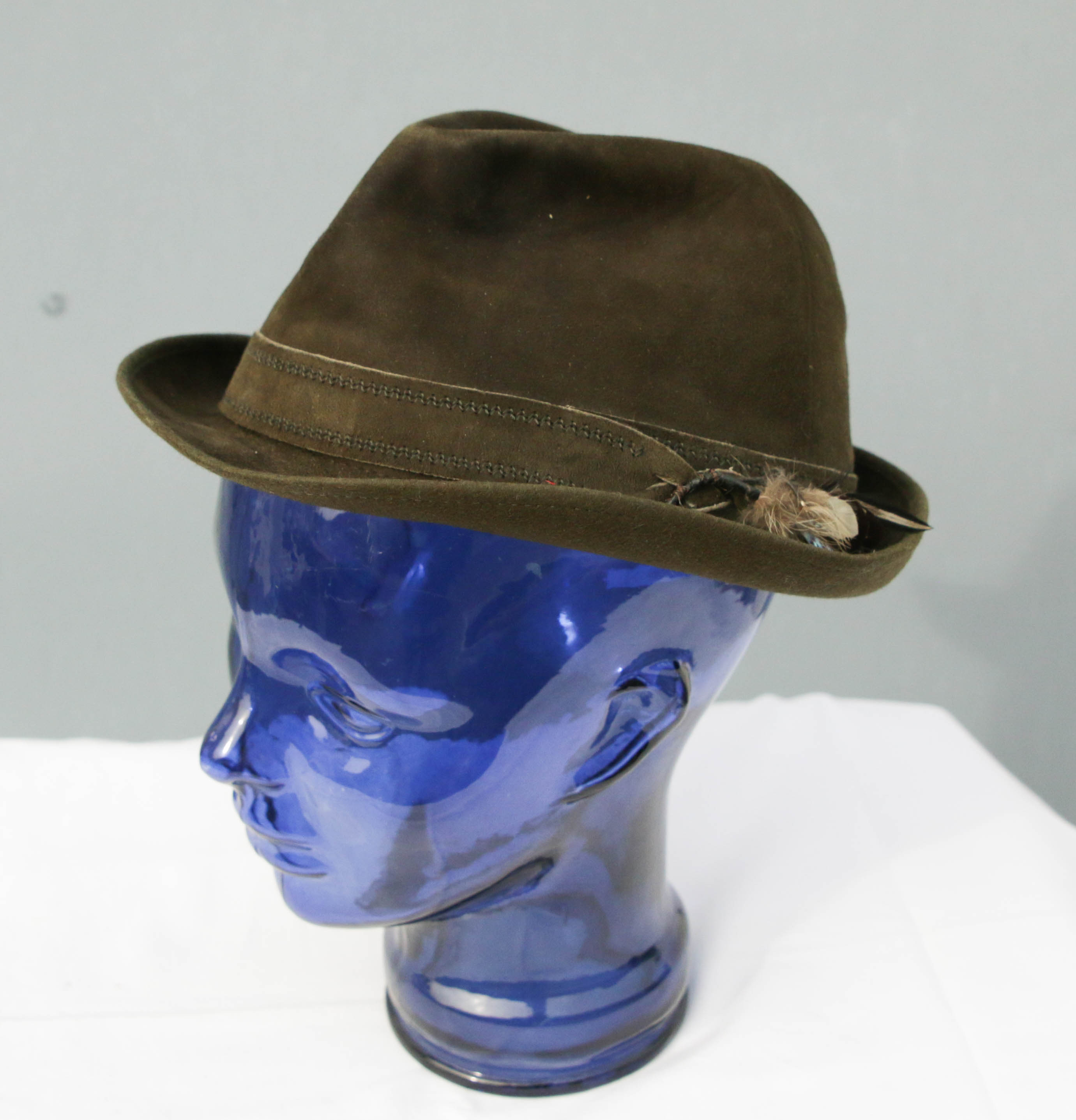 HUT100 Trachtenhut mit Federn