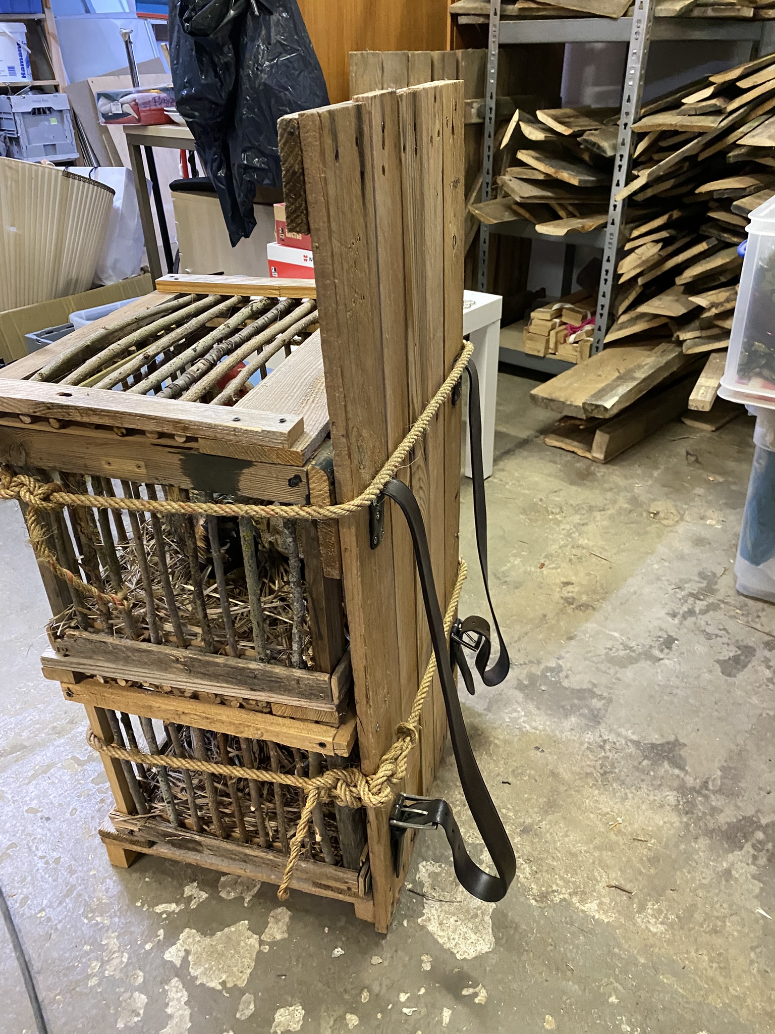 A01-039 Rücken-Hühnerkorb