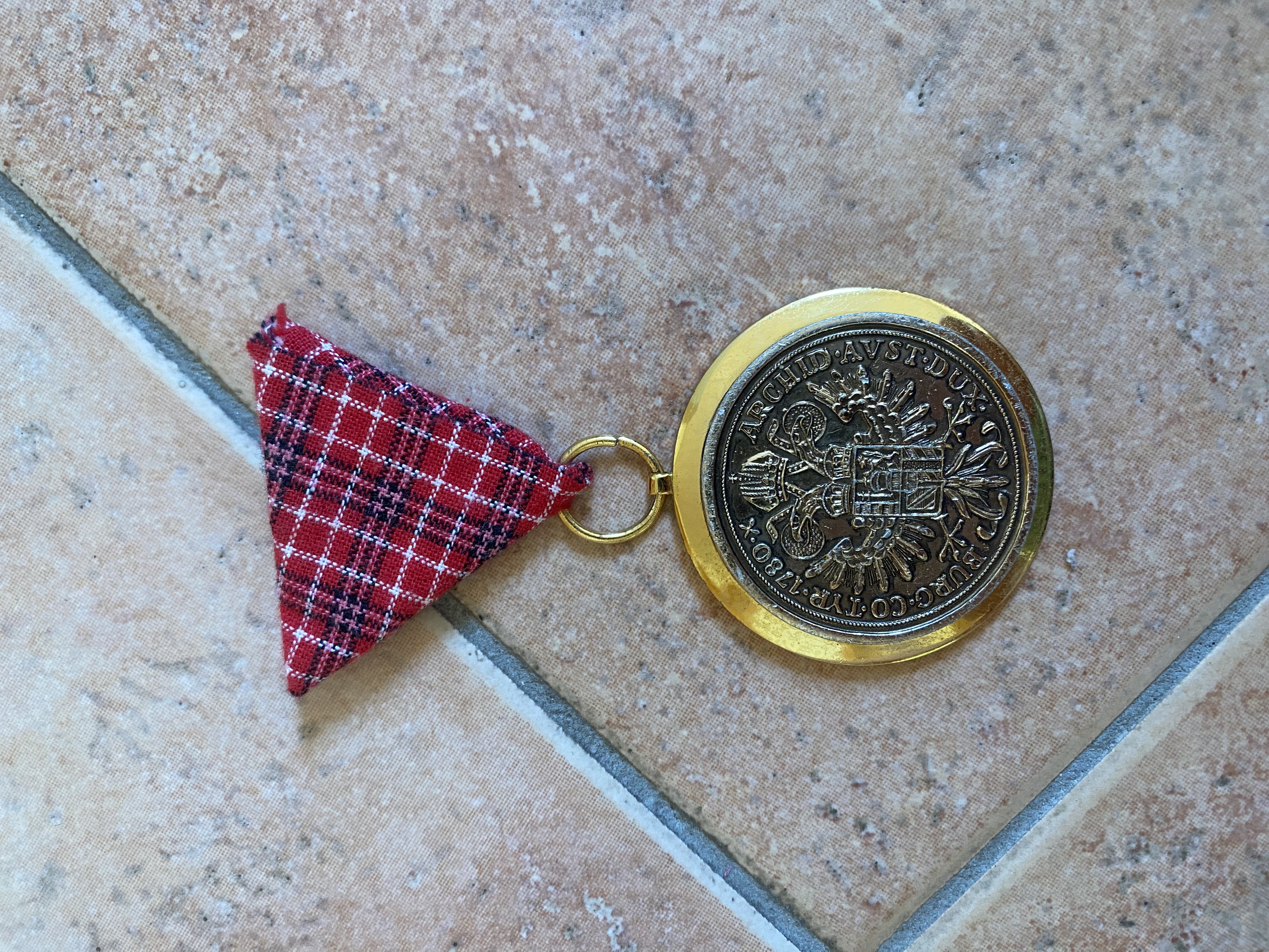 V01-039 Orden mit Doppelkopfadler