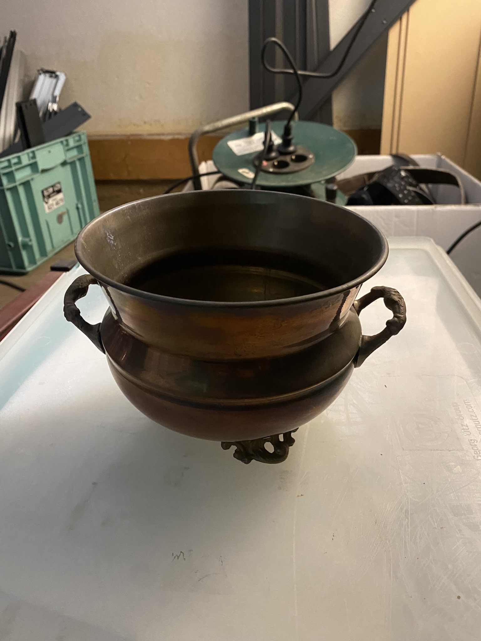 A04-008 Kleiner Kupferkessel