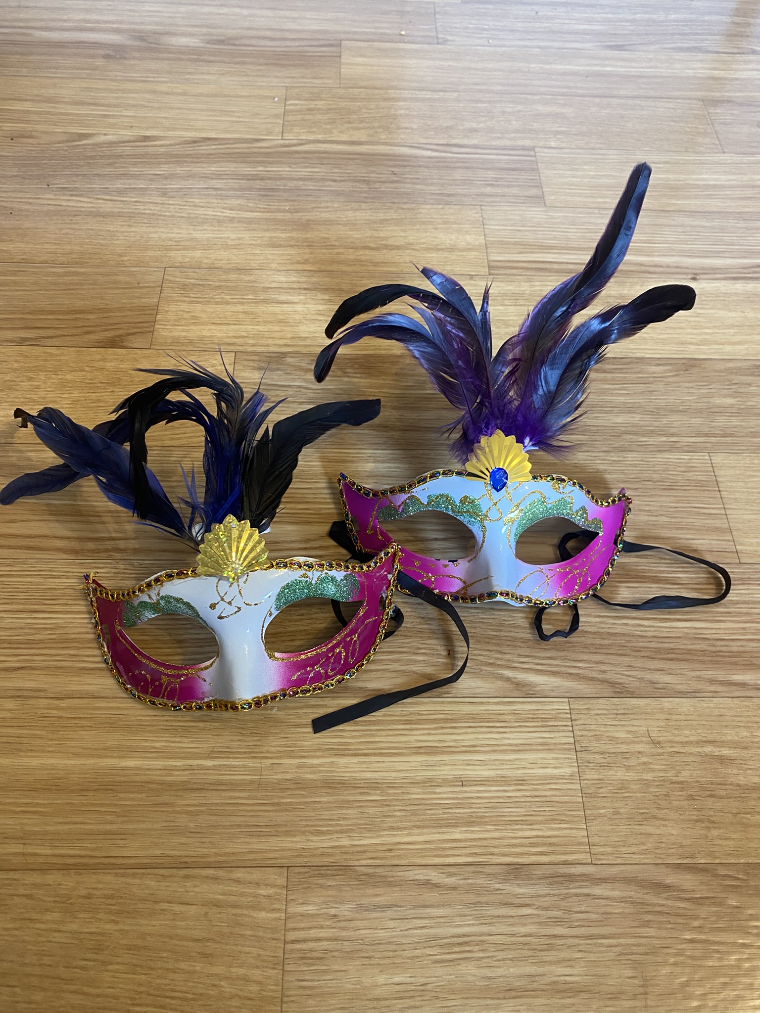 MA9 Augenmaske mit Federn