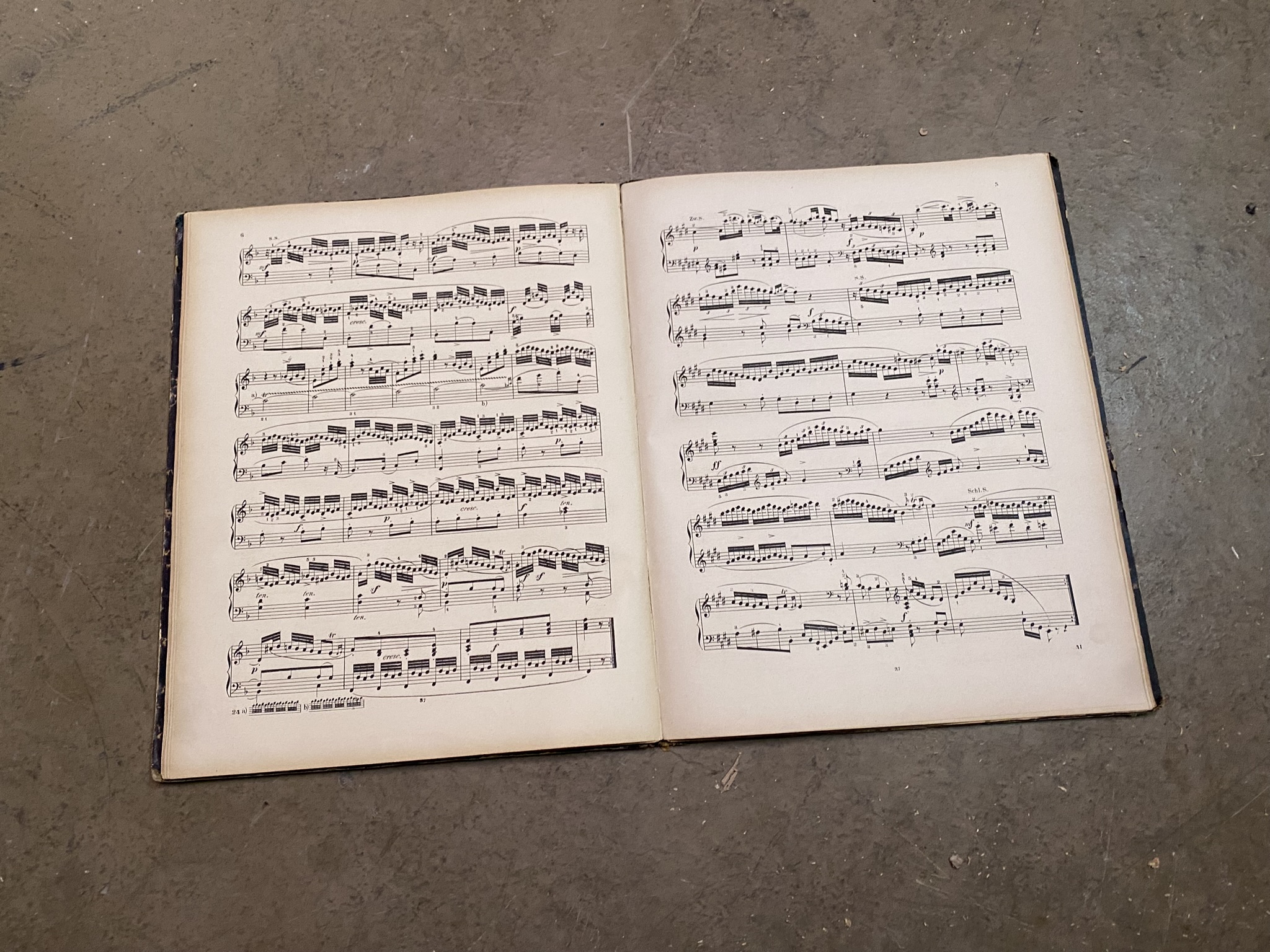 A30-003 Altes Notenbuch