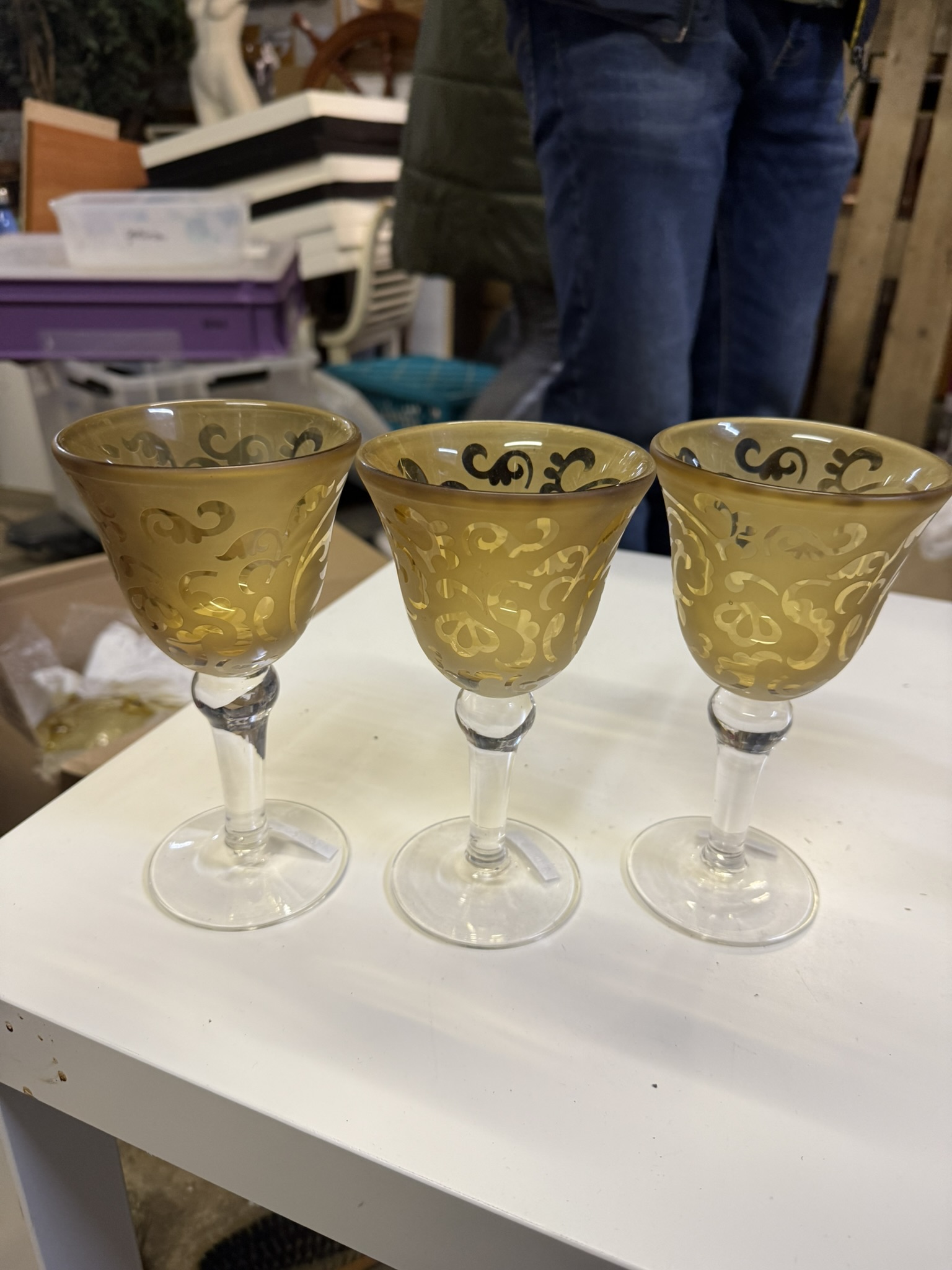 A10-002 Weinglas gelb