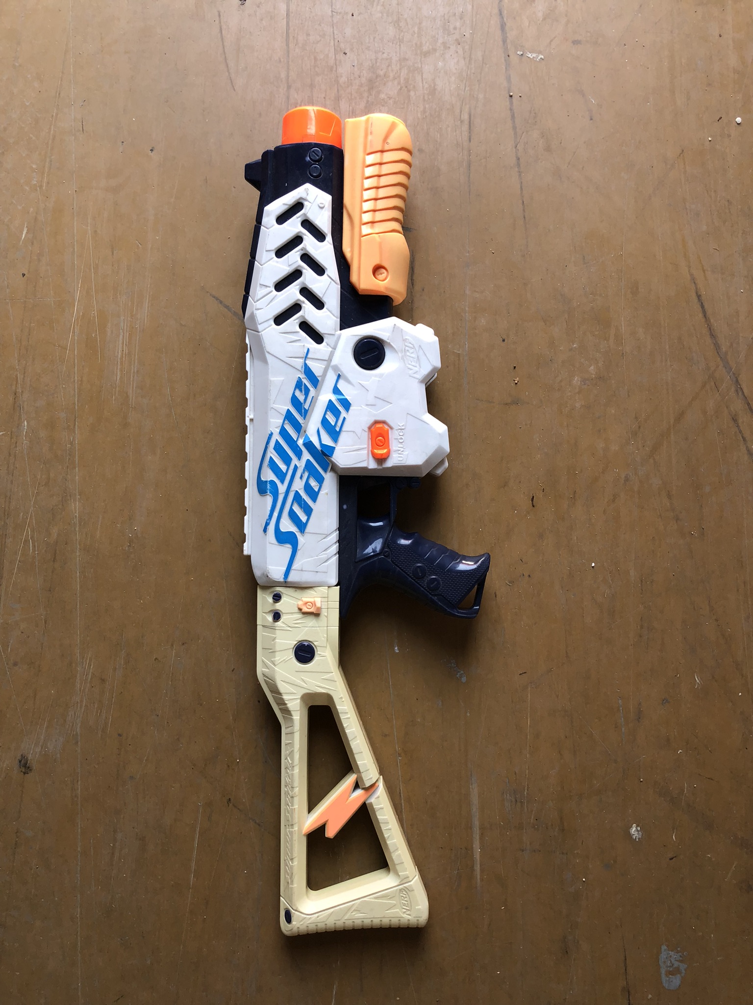 U01-005 Super Soaker Wasserpistole