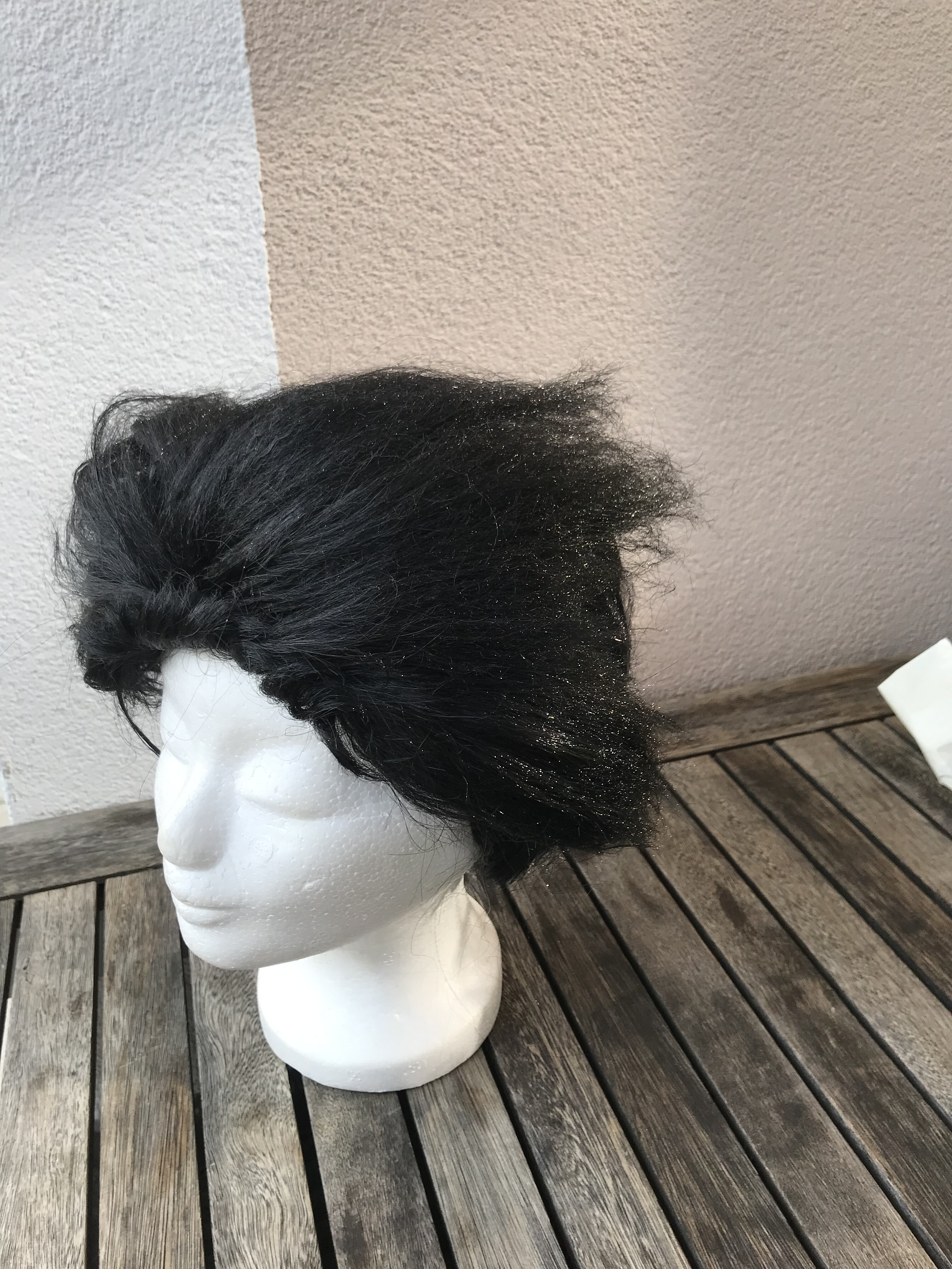 P6 Perücke (vorne toupierbar; z. B. Elvis)