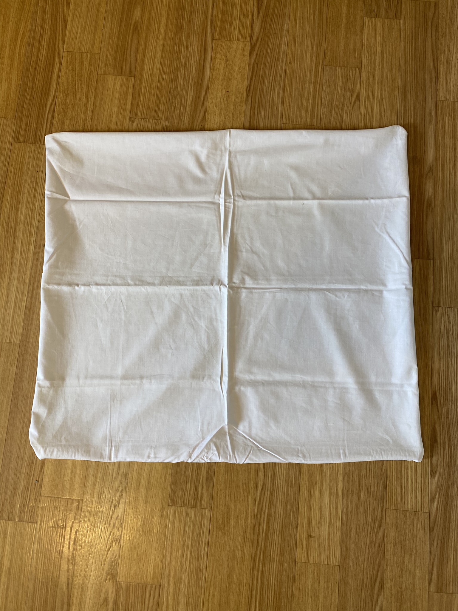 T07-001 Kissenbezug weiß (Bett)