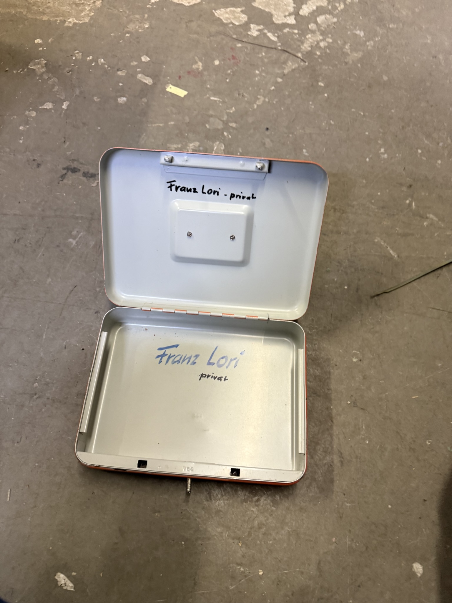 A12-021 Geldkassette