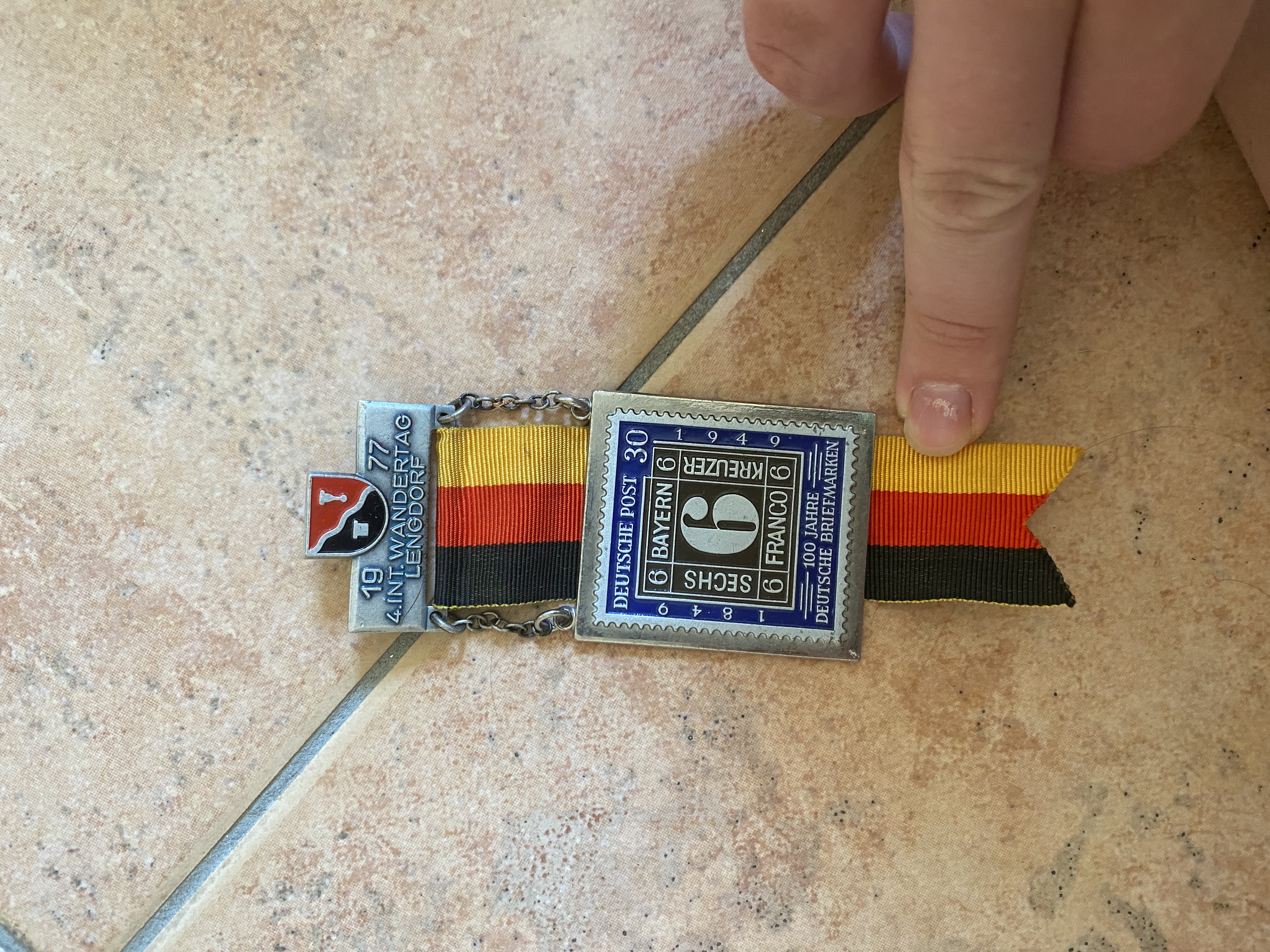 V01-055 Orden Wandertag