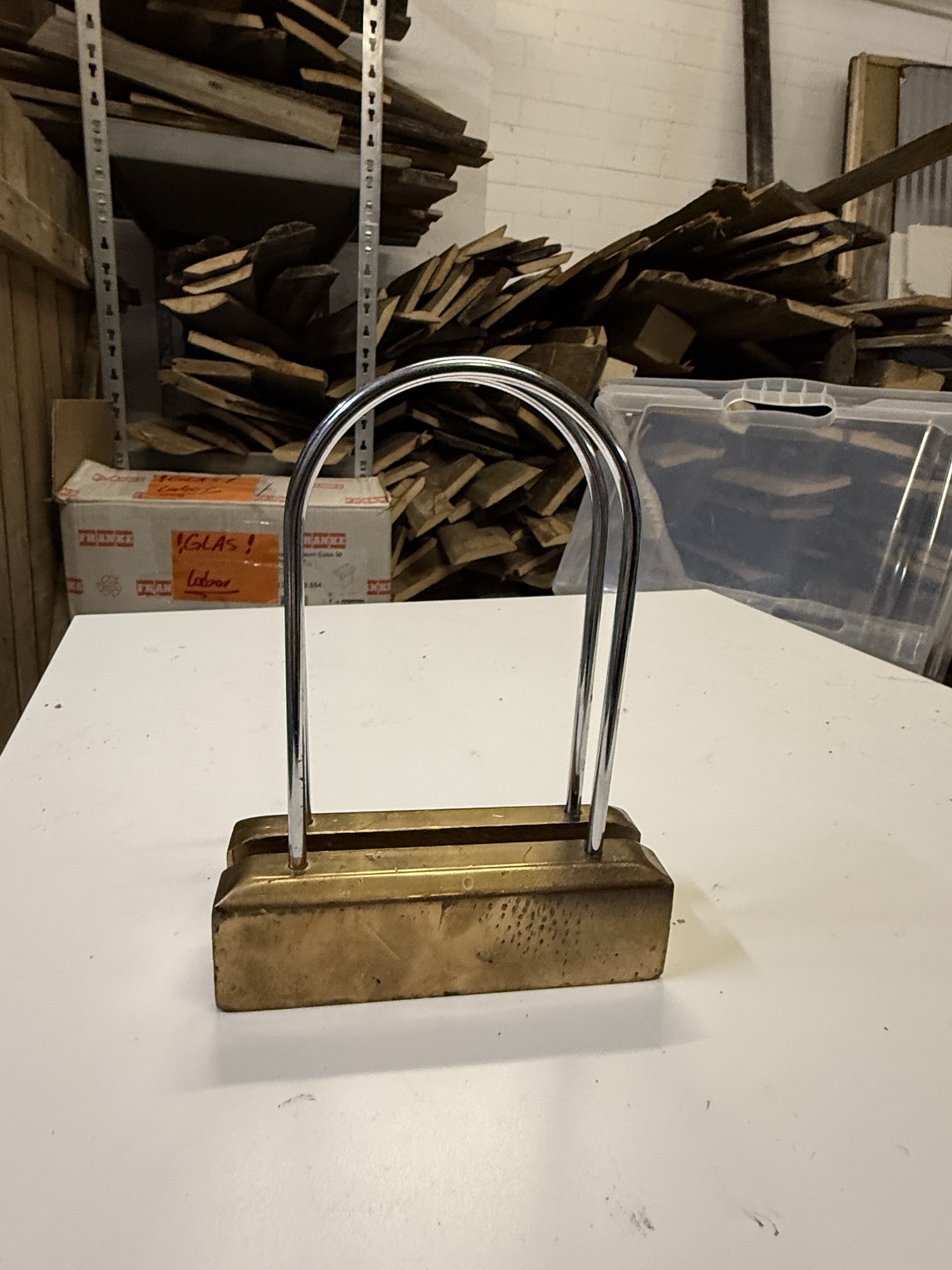 A12-029 Briefständer