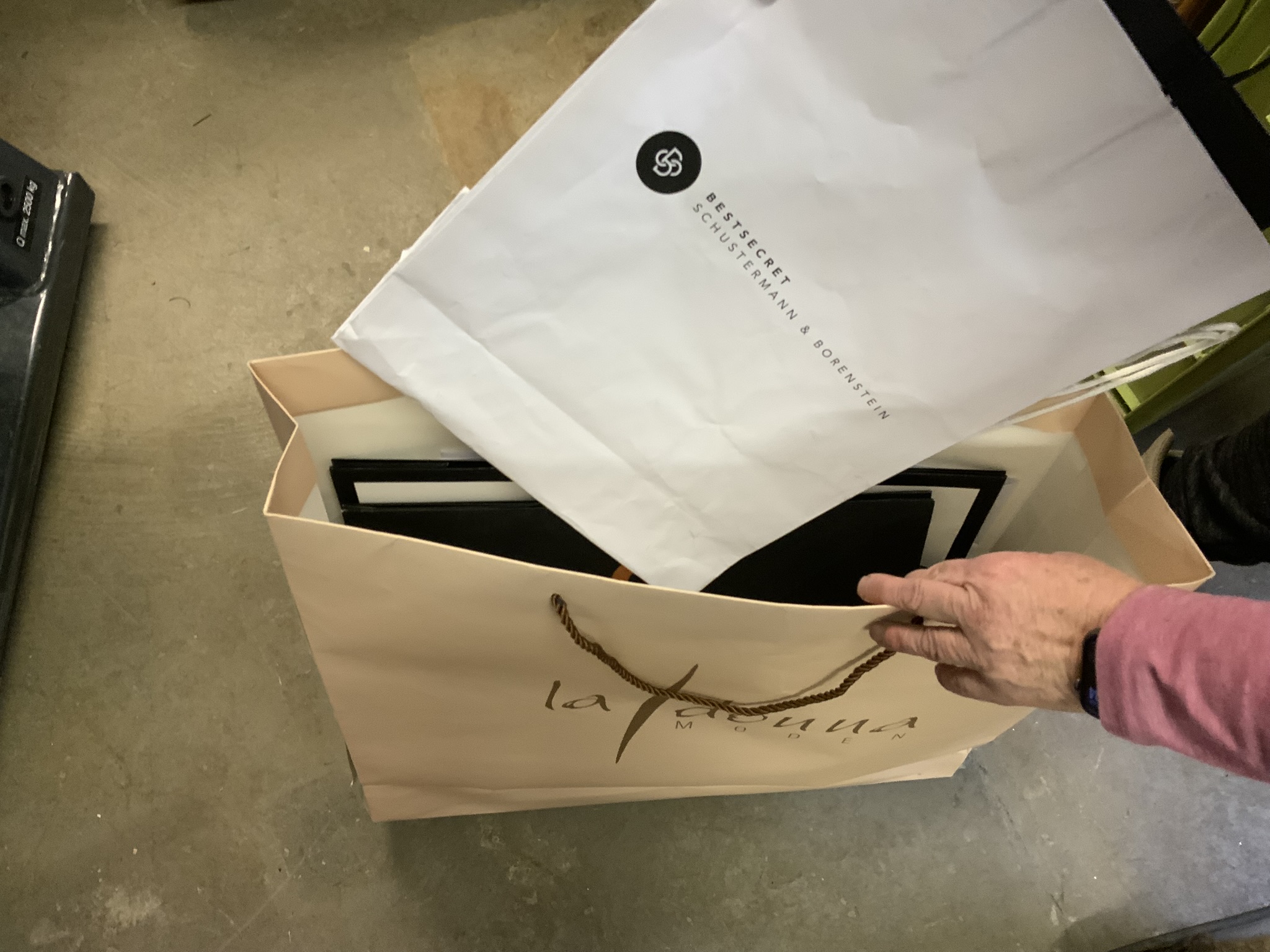 Verschiedene Marken-Shoppingtaschen