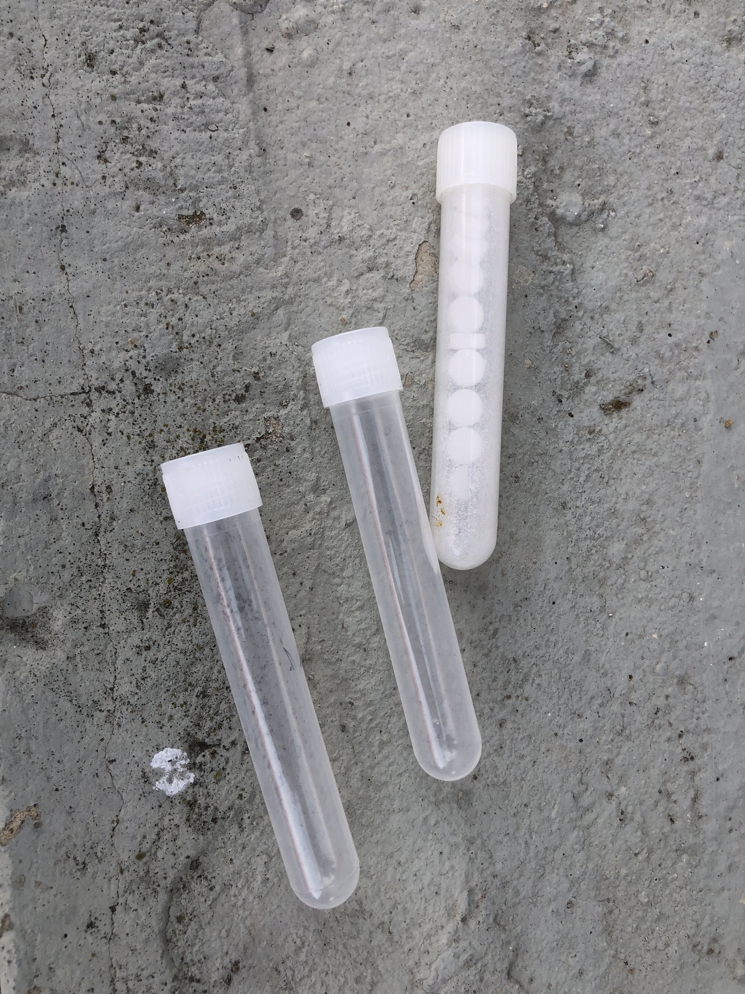M01-042 Tabletten-Röhrchen