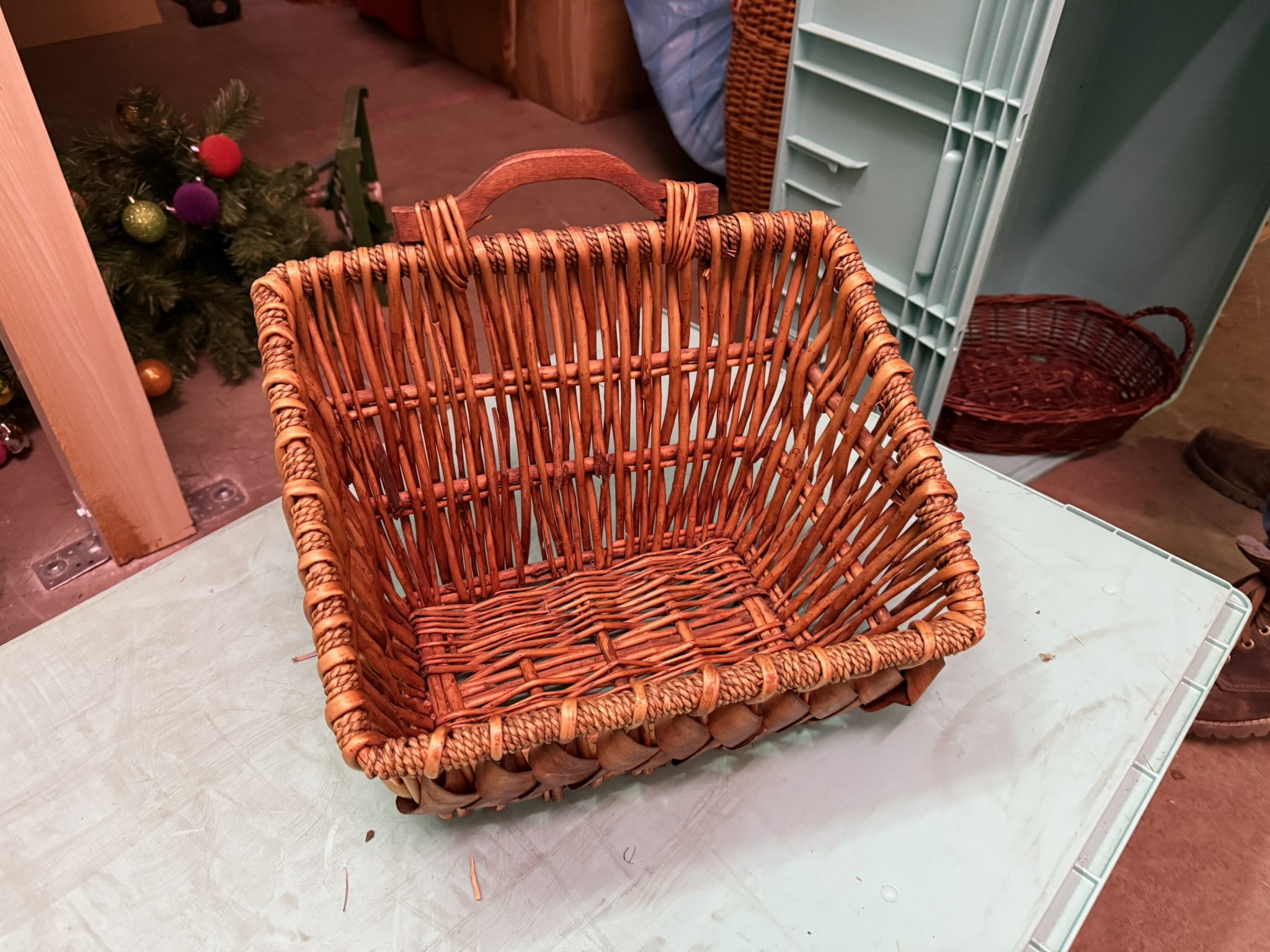 S02-008 Tragekorb schräg