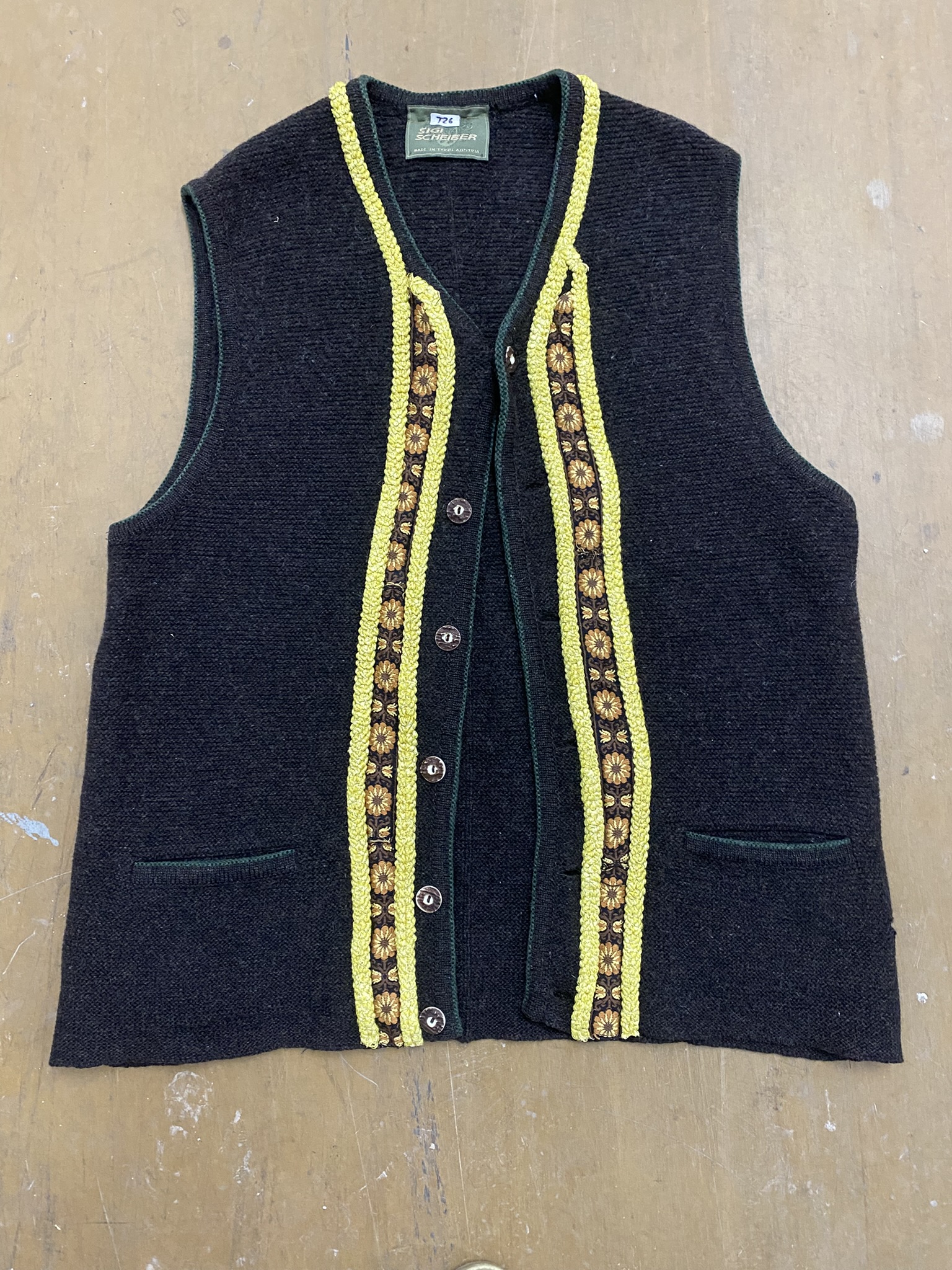 T26 Trachten-Weste Strick