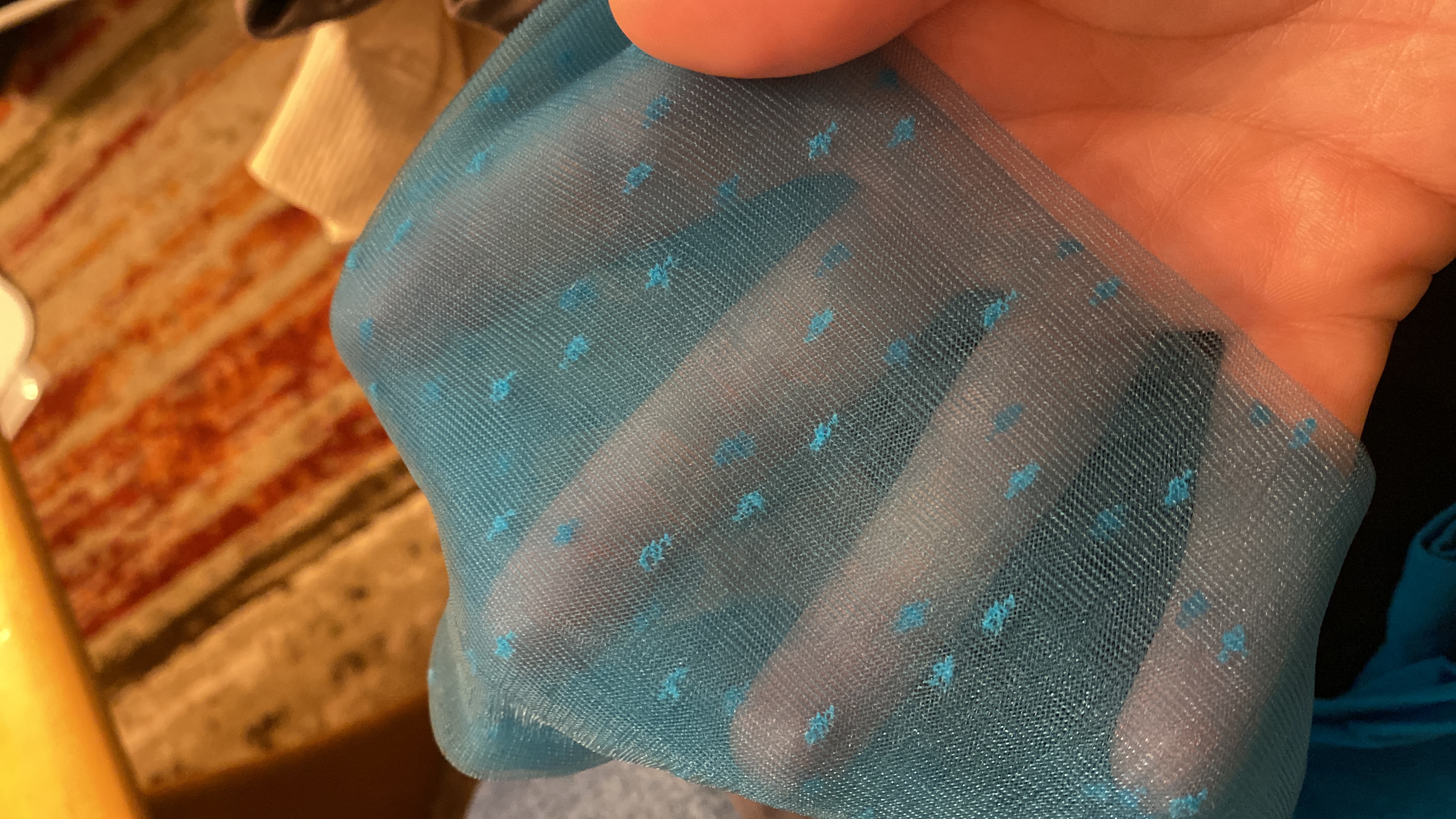 ST27 Feinstrumpfhose mit Punkten