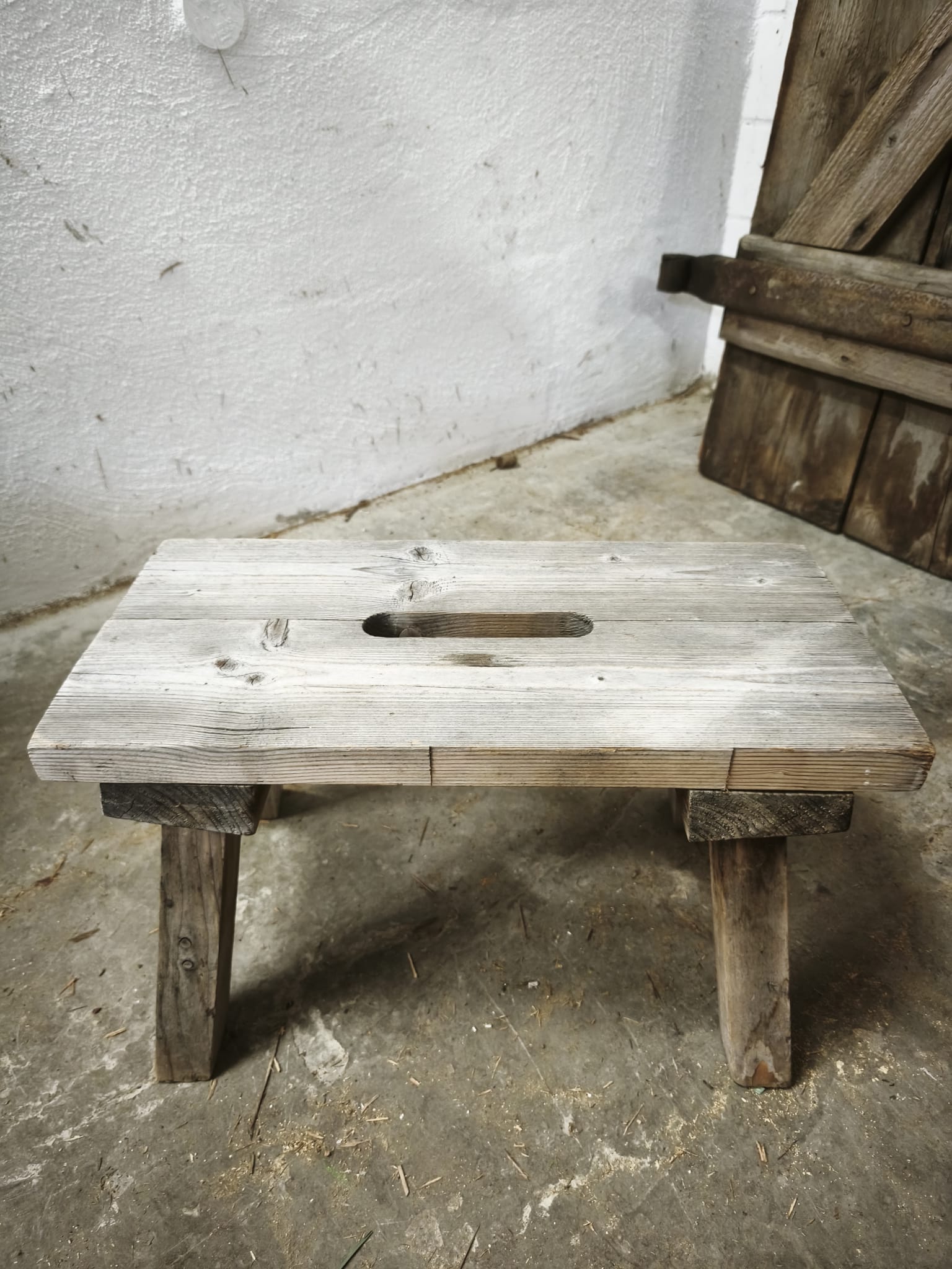 R01-018 Holzschemel klein