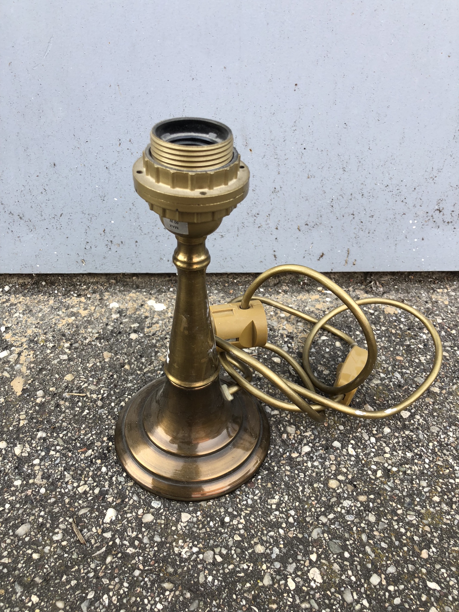 M01-011 Lampen-Ständer