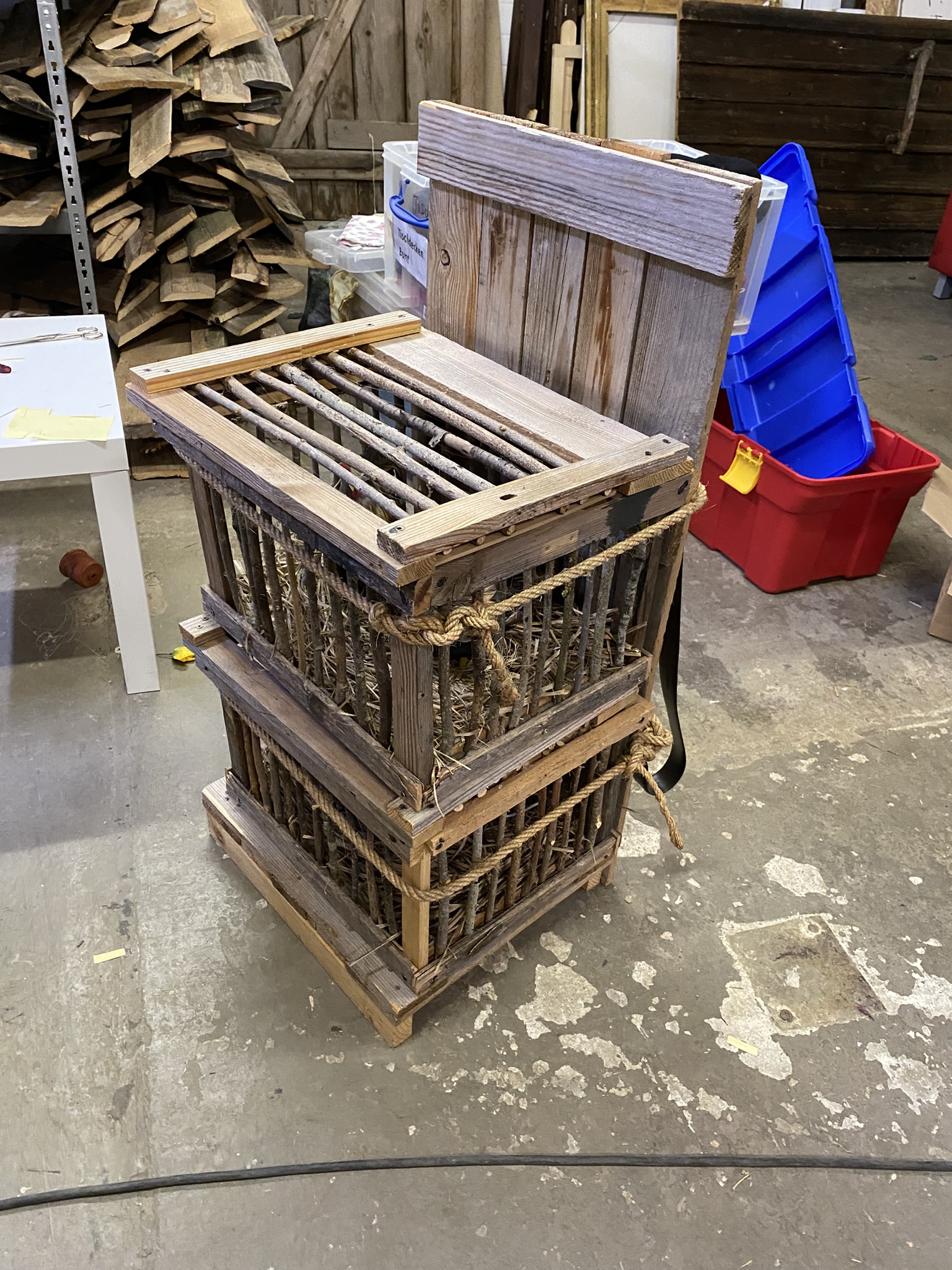 A01-039 Rücken-Hühnerkorb