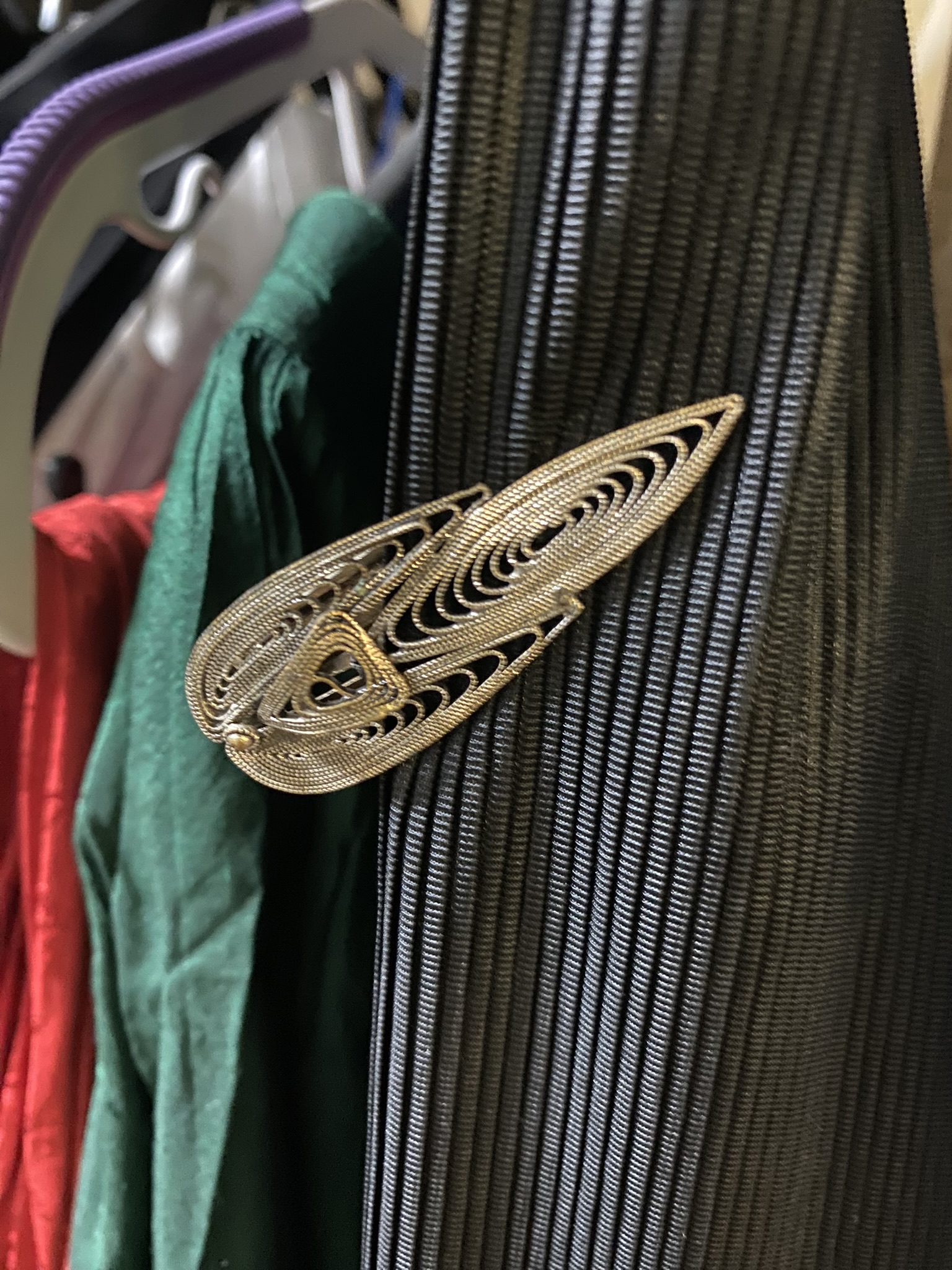 V01-203 Kleider-Spange