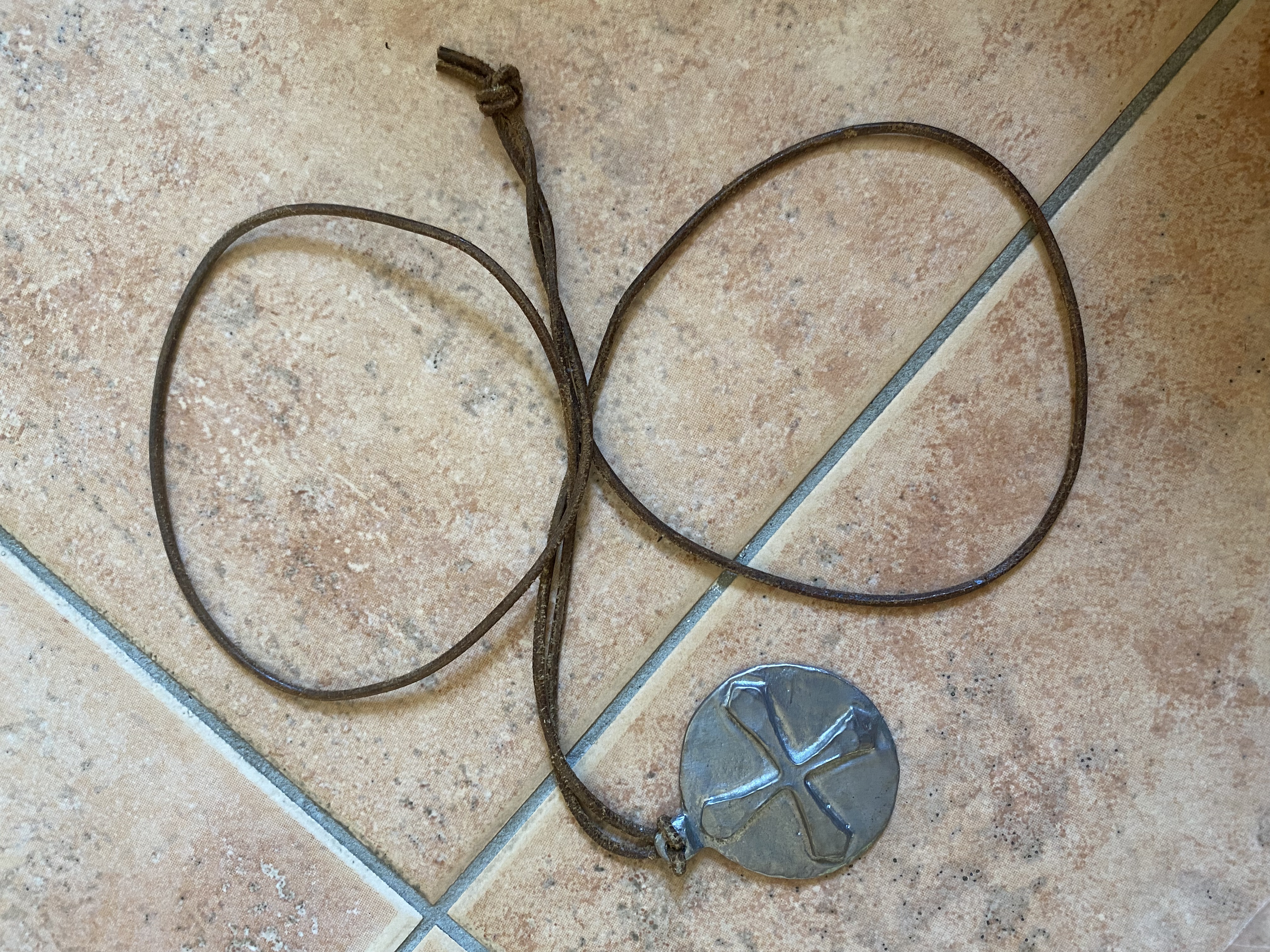 V01-044 Orden mit Kette