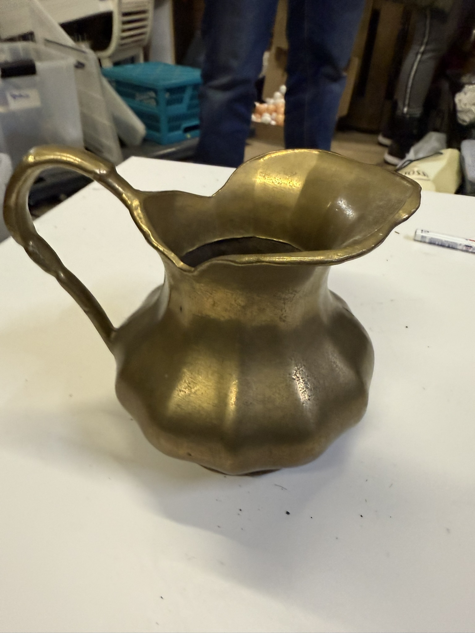 A05-016 Wasserkrug Messing