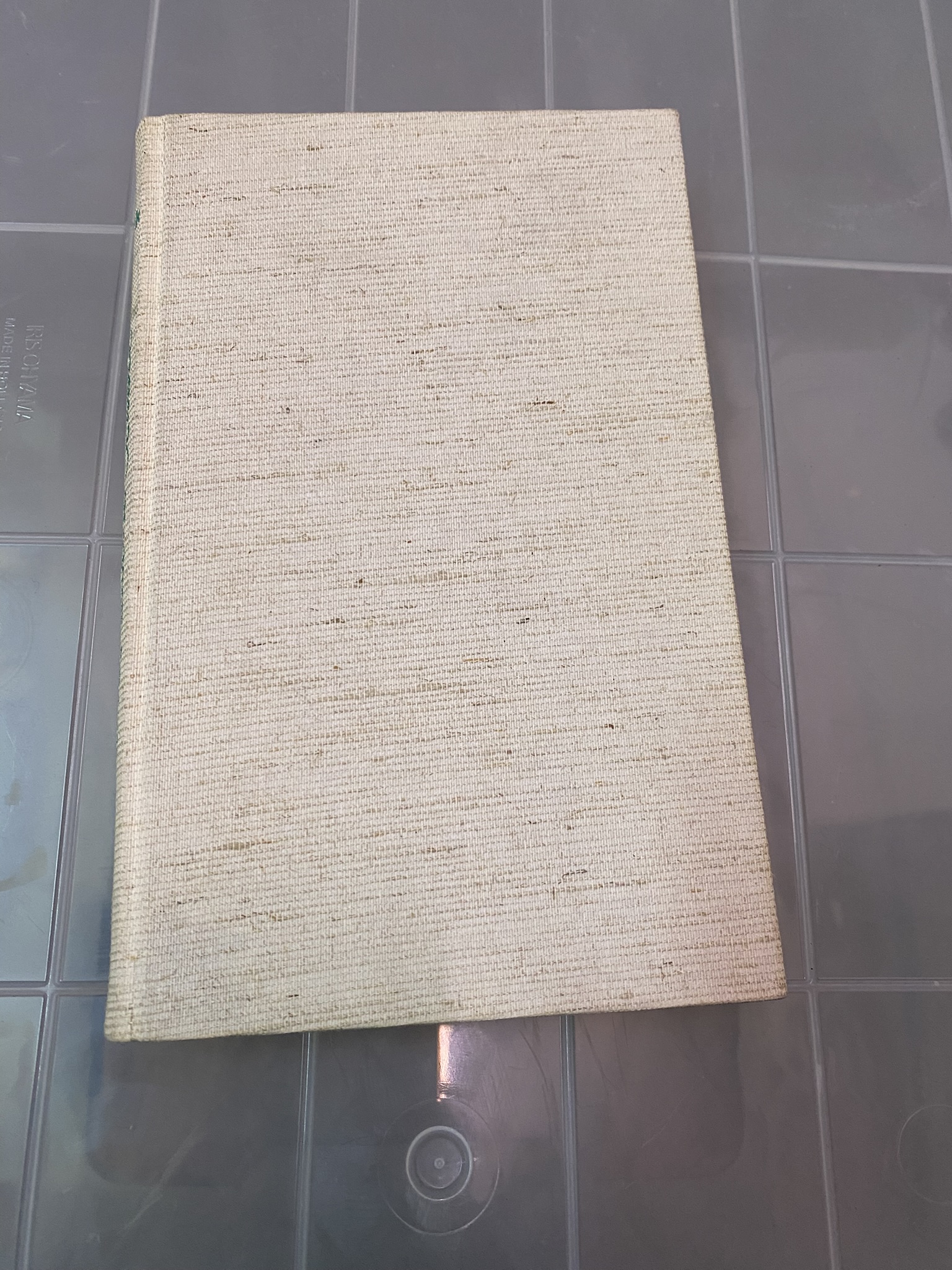 A20-018 Buch "Gras unter Schnee"