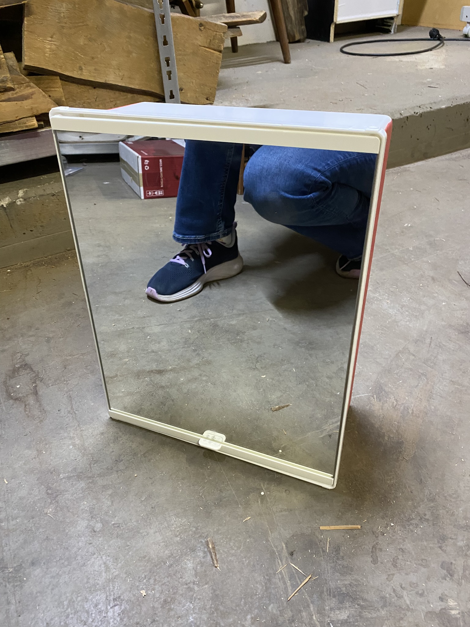 R01-027 Alibert (Badschrank)