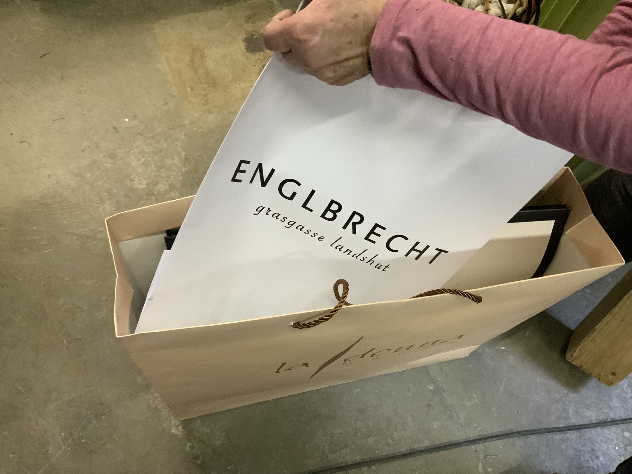 Verschiedene Marken-Shoppingtaschen