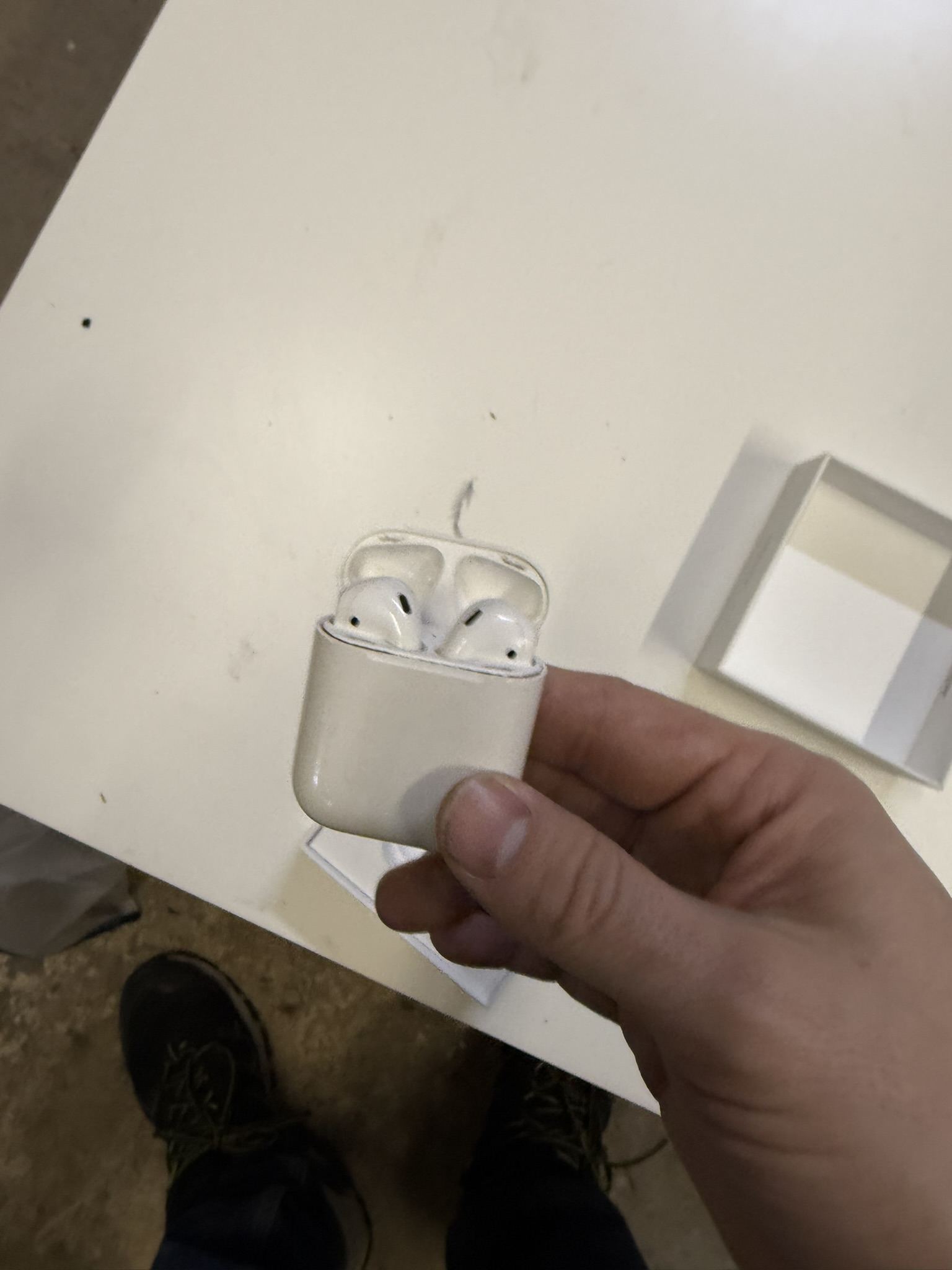 A02-006 Airpods